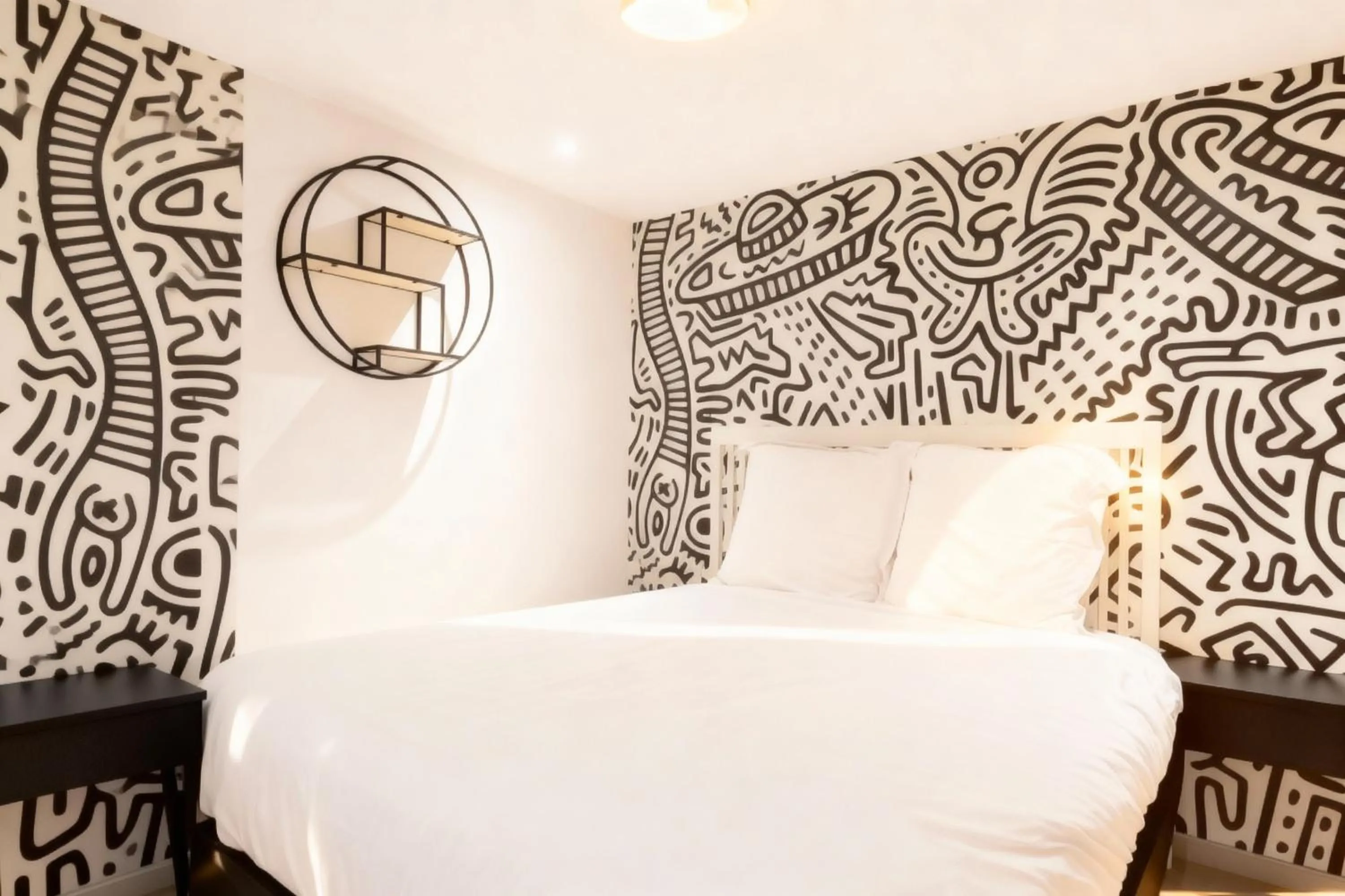 Bed in VILLA MARINA CANNES