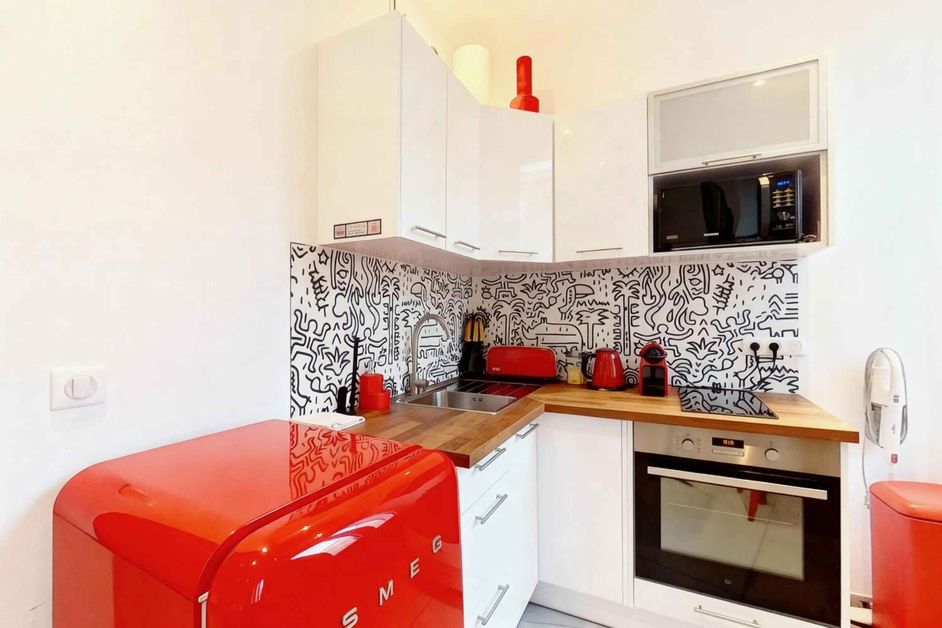 Kitchen or kitchenette in VILLA MARINA CANNES
