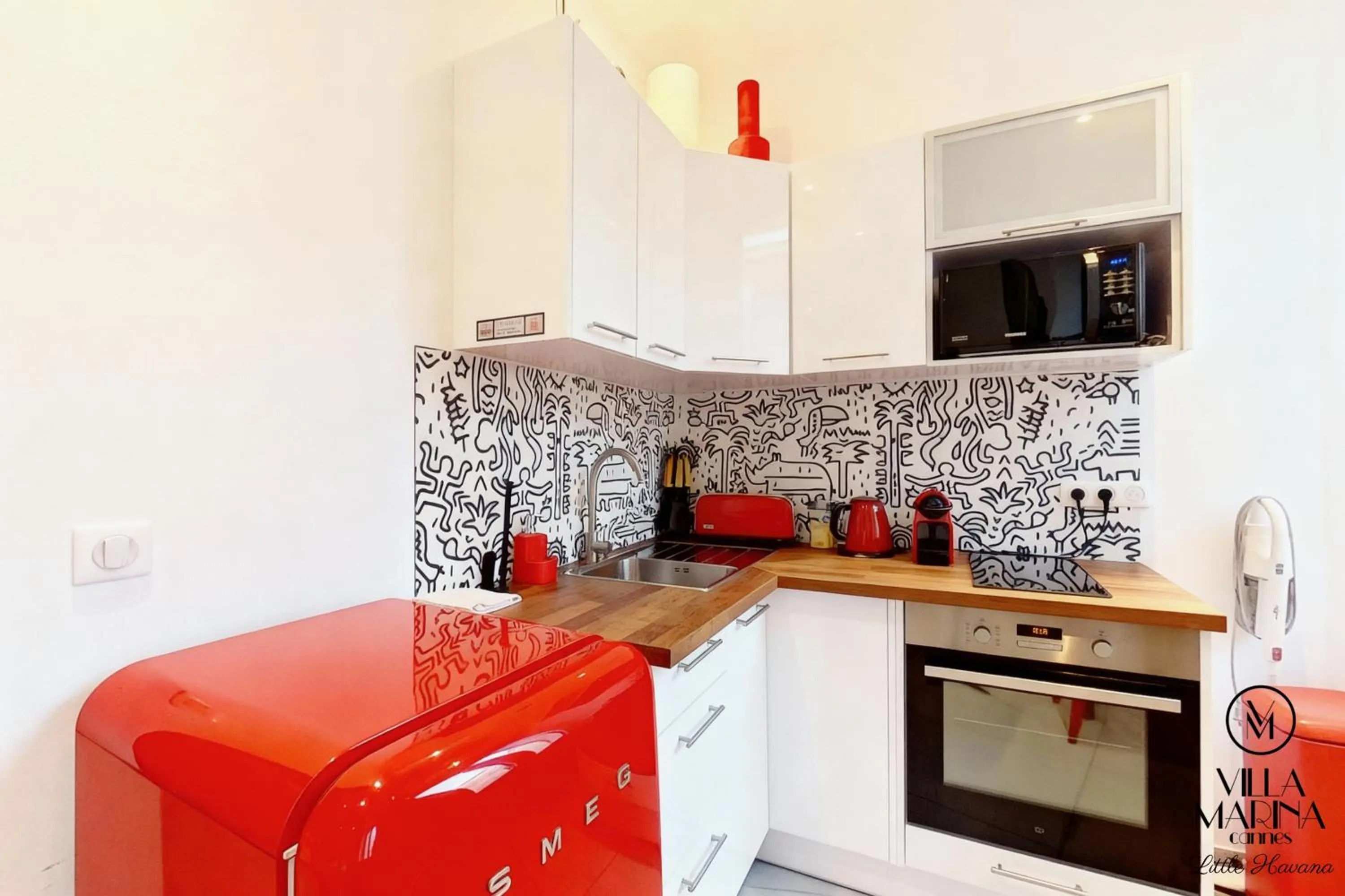 Kitchen or kitchenette in VILLA MARINA CANNES