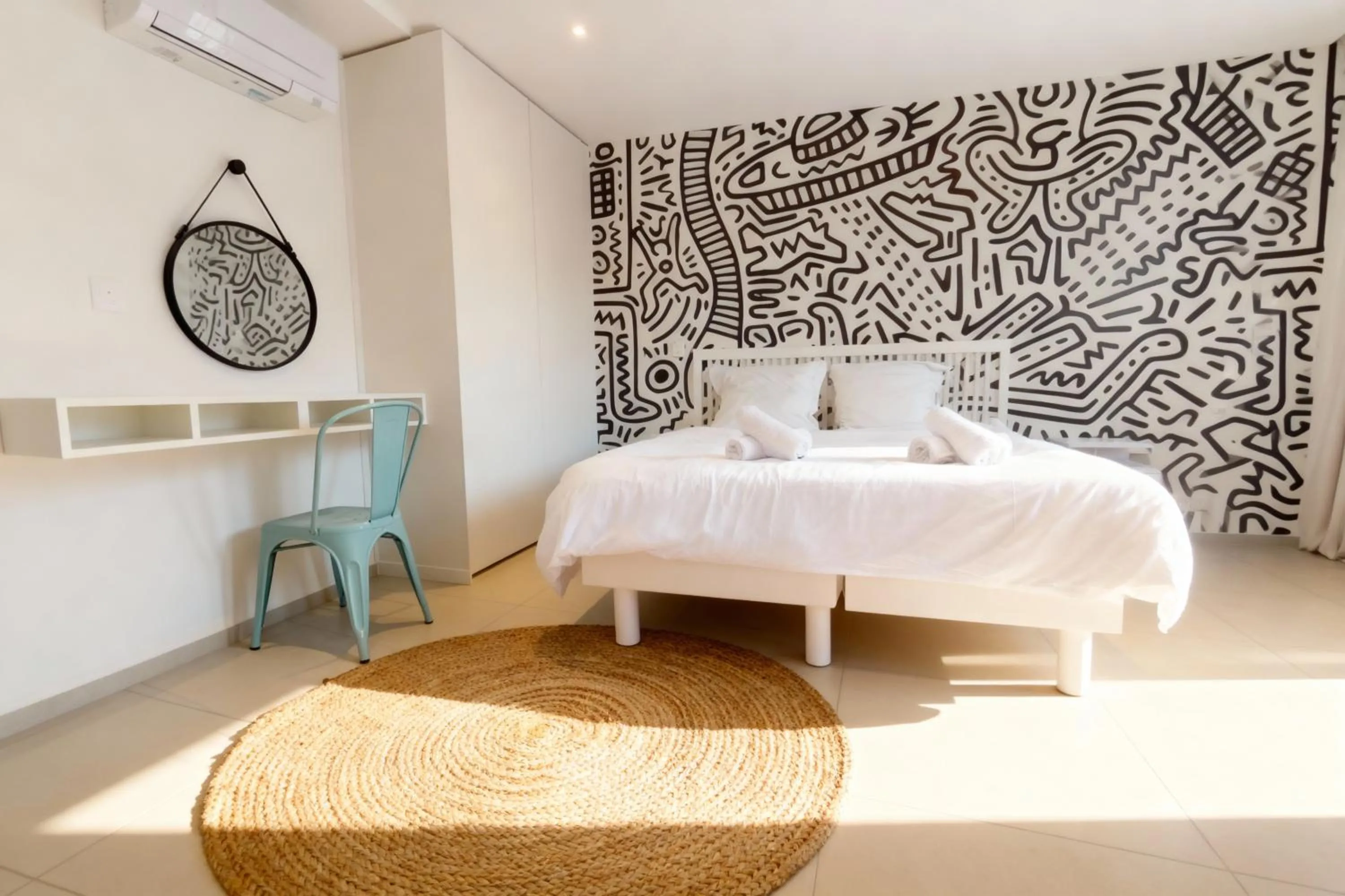 Bed in VILLA MARINA CANNES