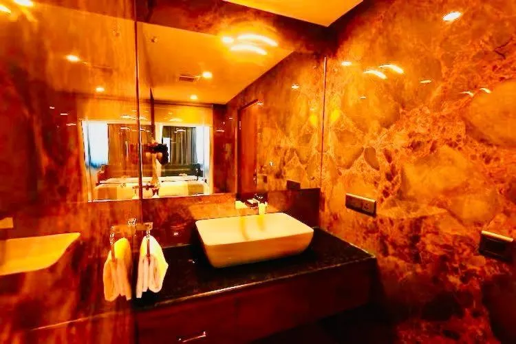 Bathroom in Seven Hills Hotel