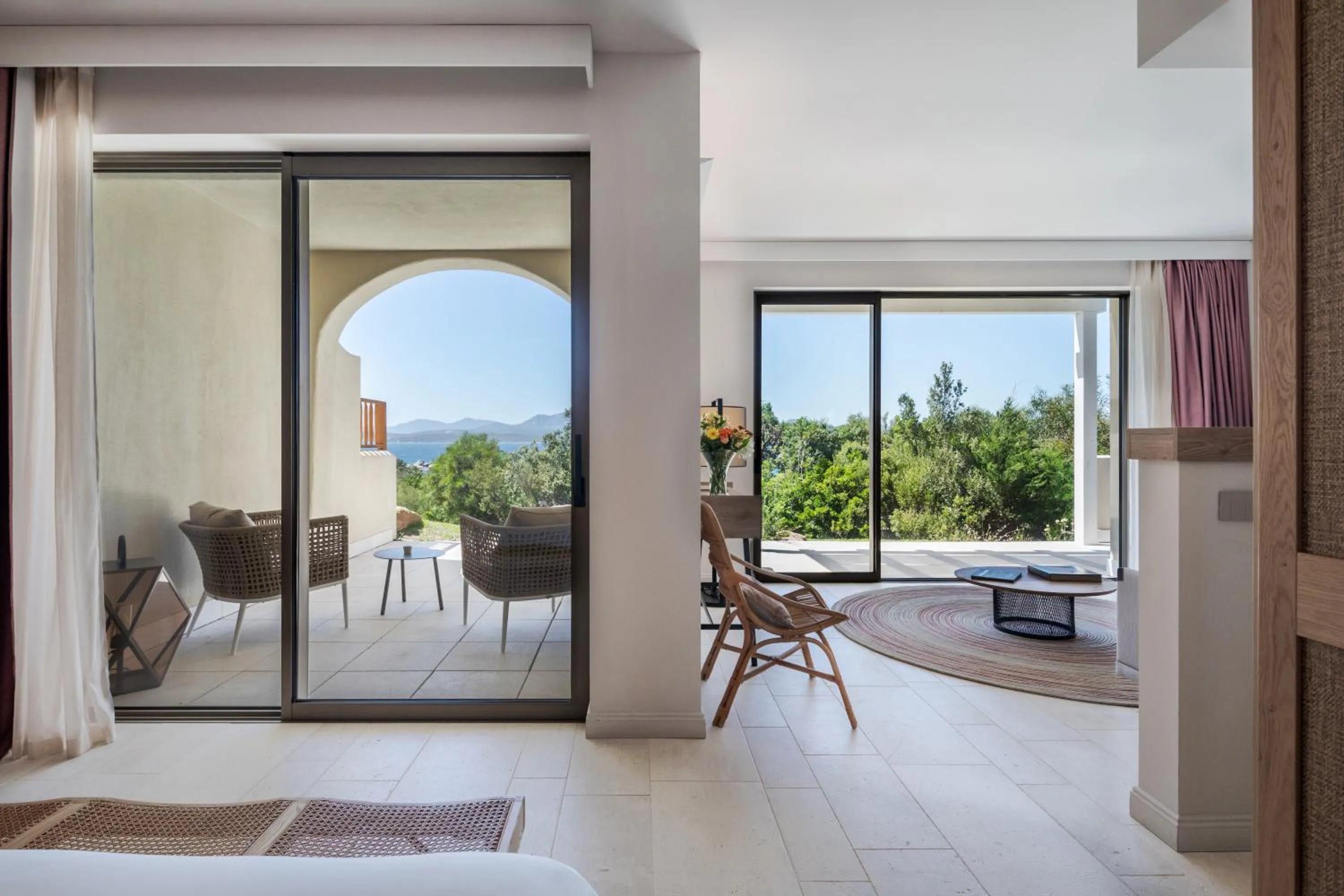 Photo of the whole room in Cala Cuncheddi - VRetreats