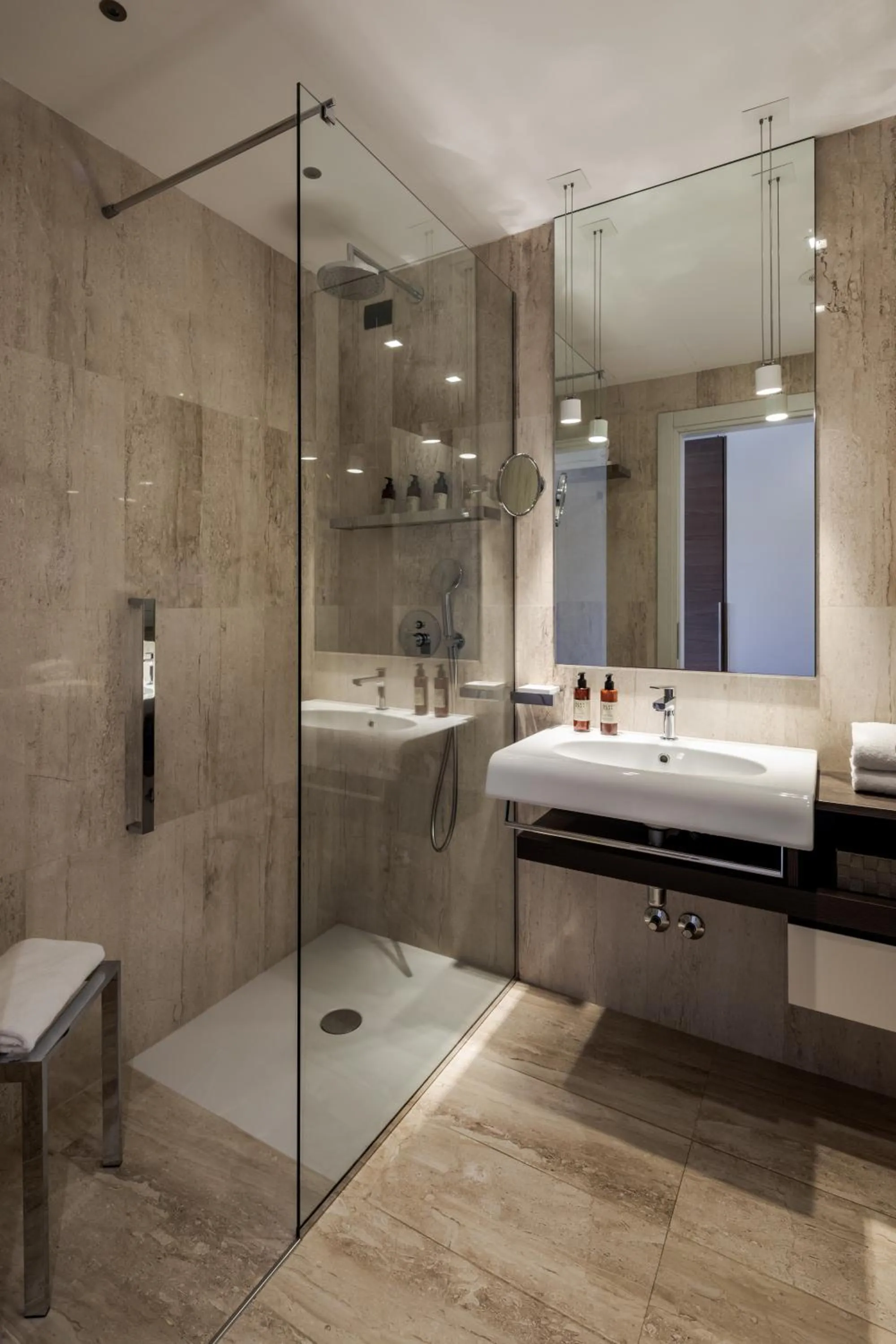 Shower in Cala Cuncheddi - VRetreats