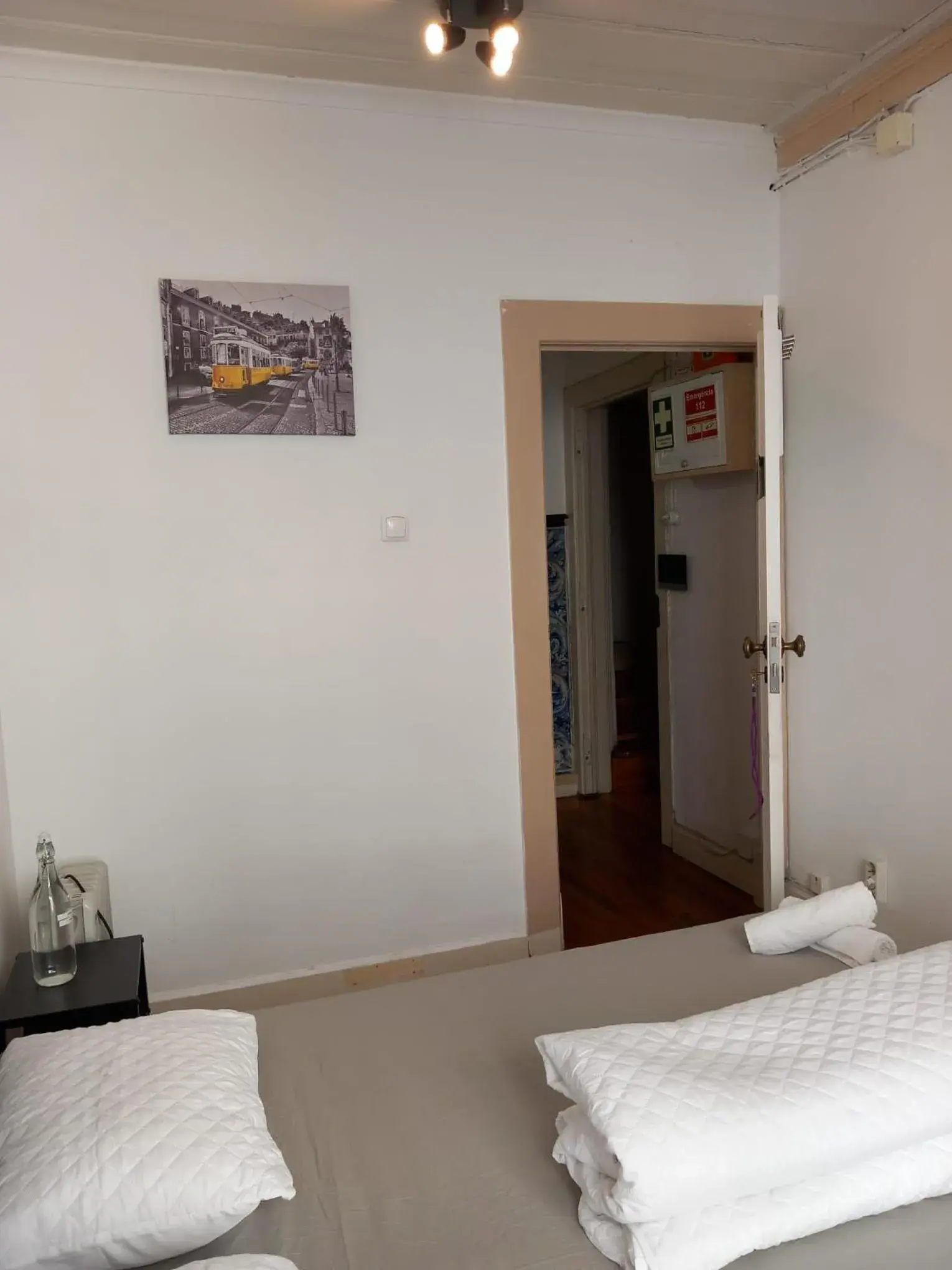 Small Twin Room in Heart of Lisbon Small Twin Room in Heart of Lisbon