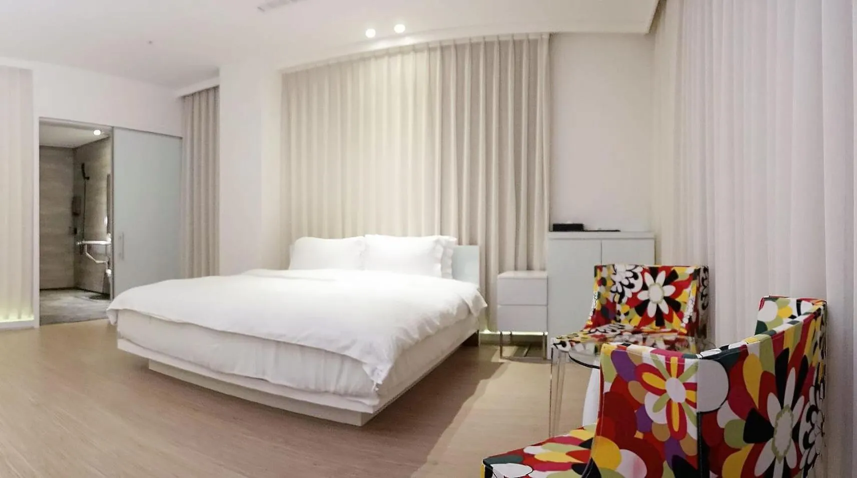 Photo of the whole room, Bed in The Tree House