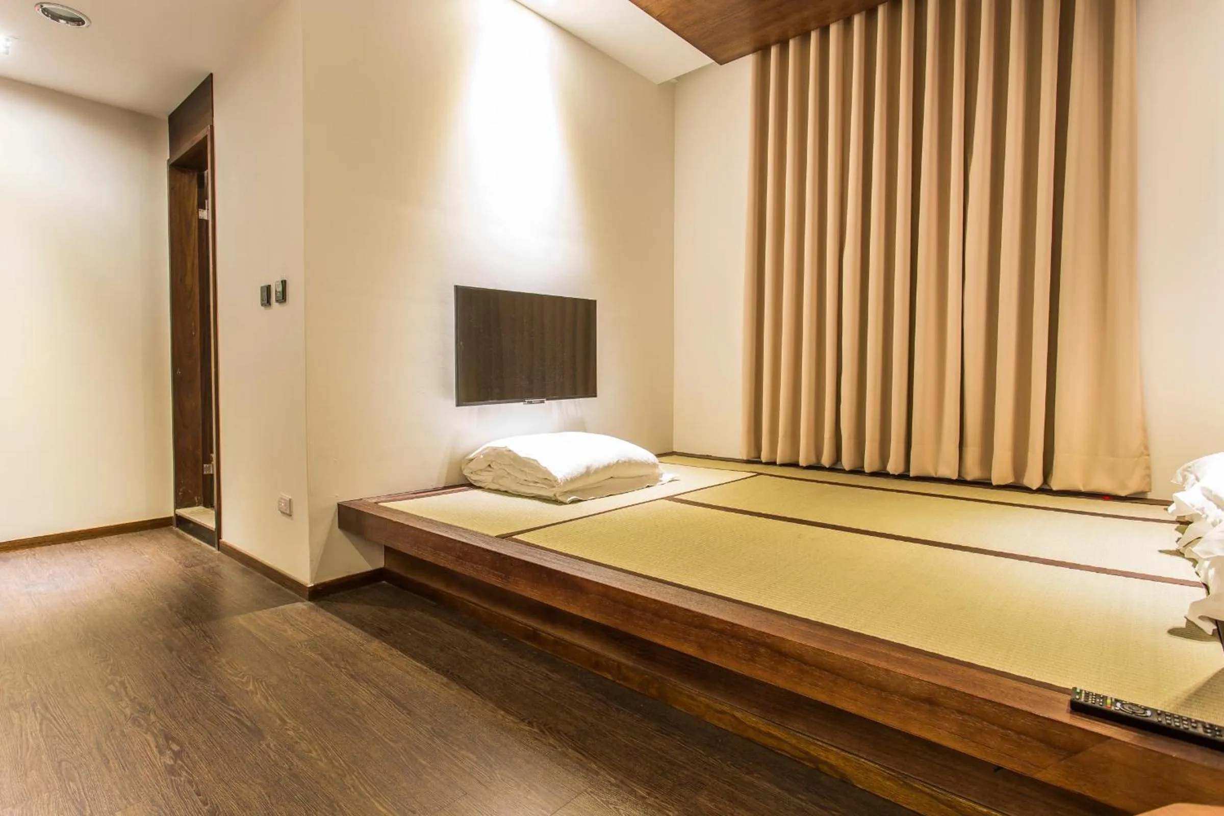 Photo of the whole room, Bed in The Tree House