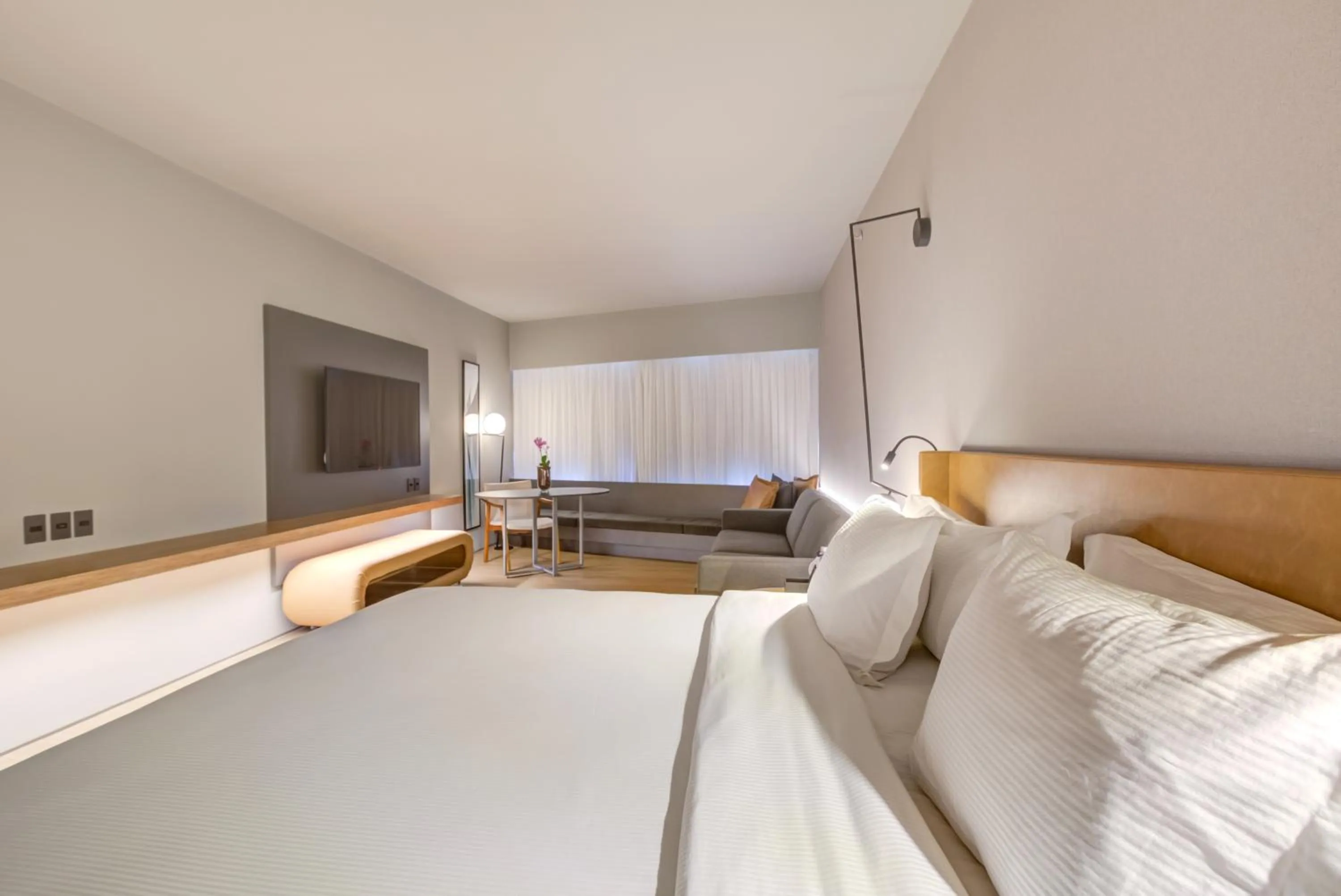 Bedroom, Bed in DoubleTree by Hilton Porto Alegre