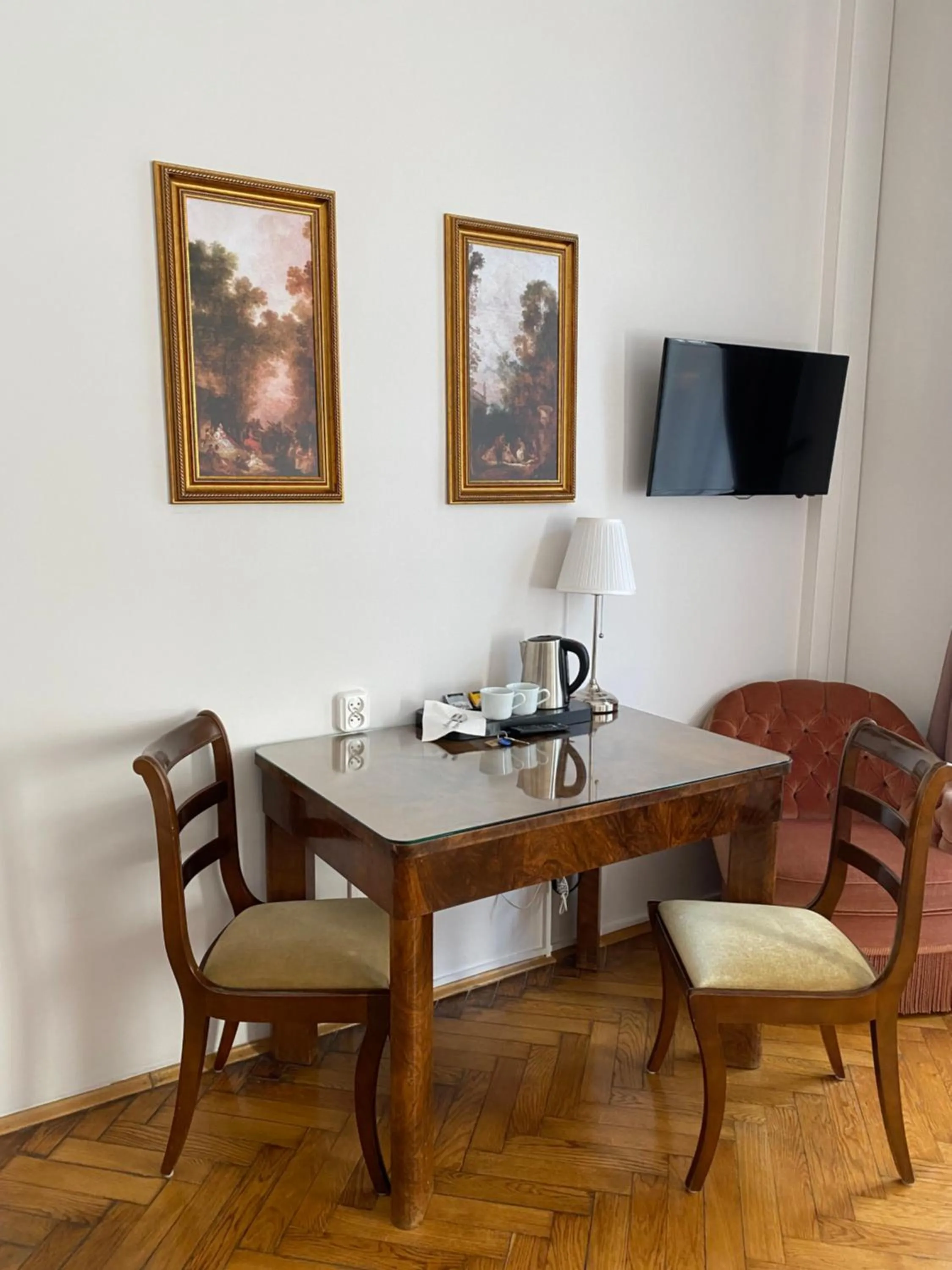 TV and multimedia in Aparthotel Maria