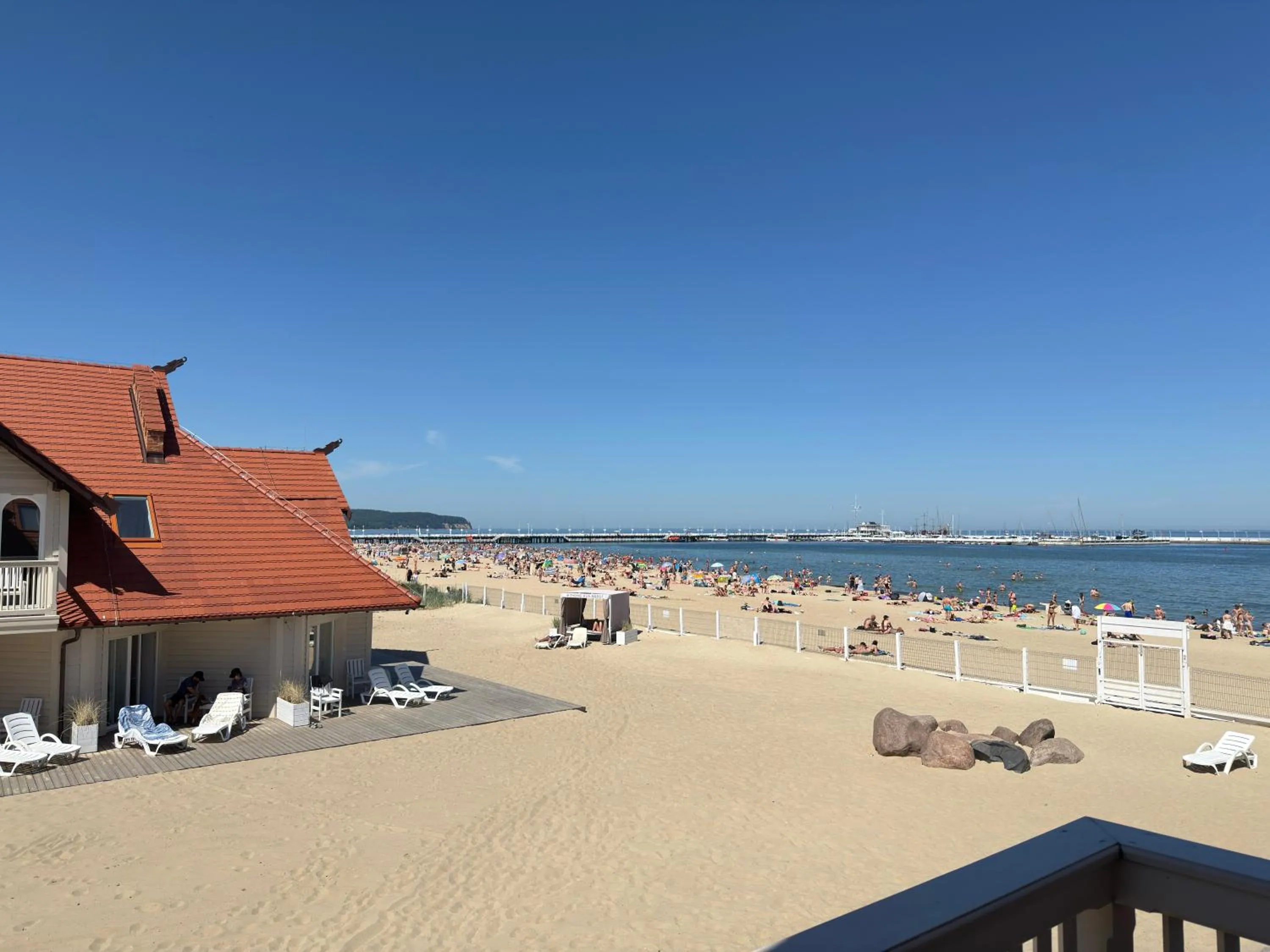 Beach in Hotel Zhong Hua