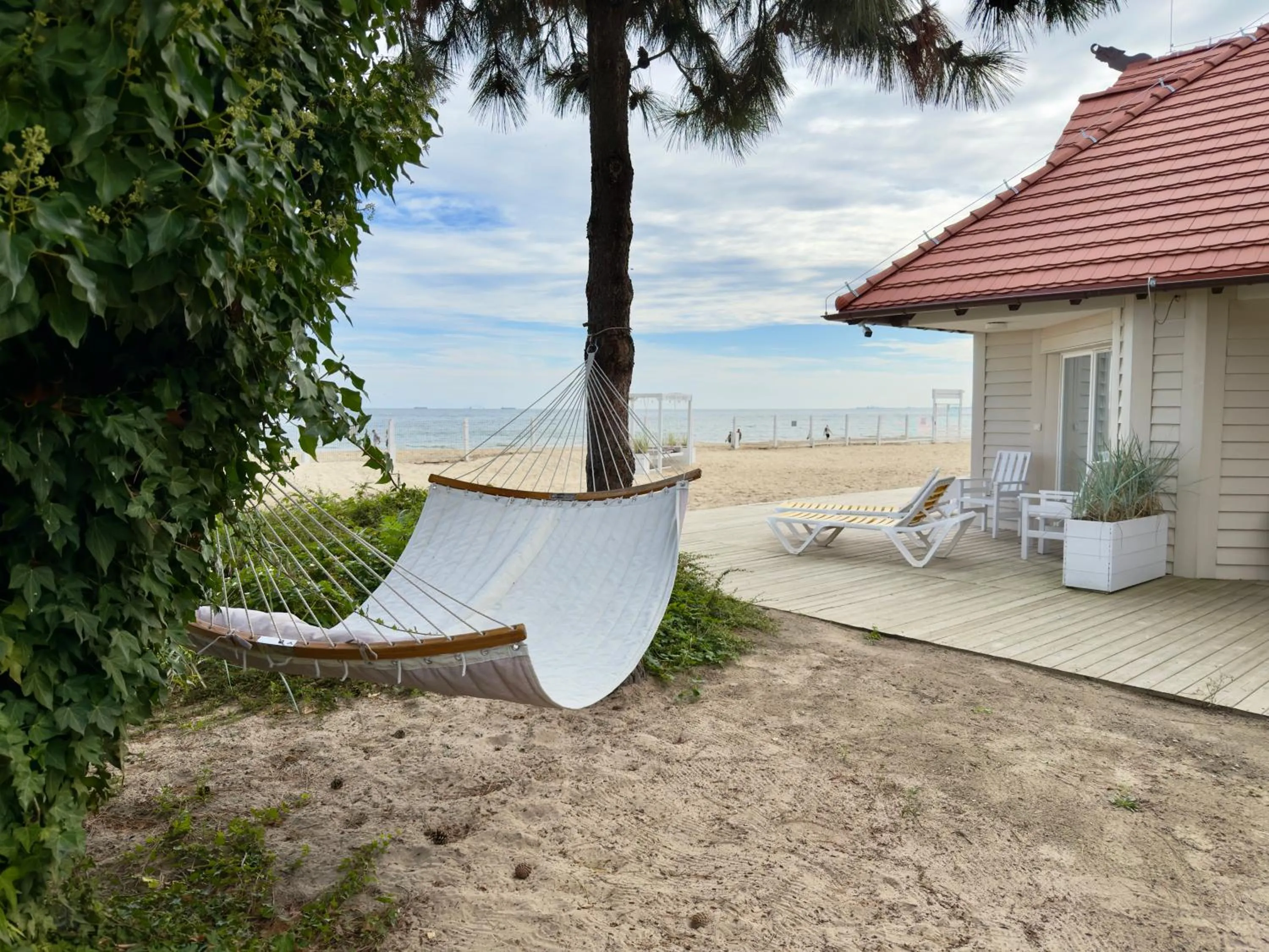 Property building in Hotel Zhong Hua