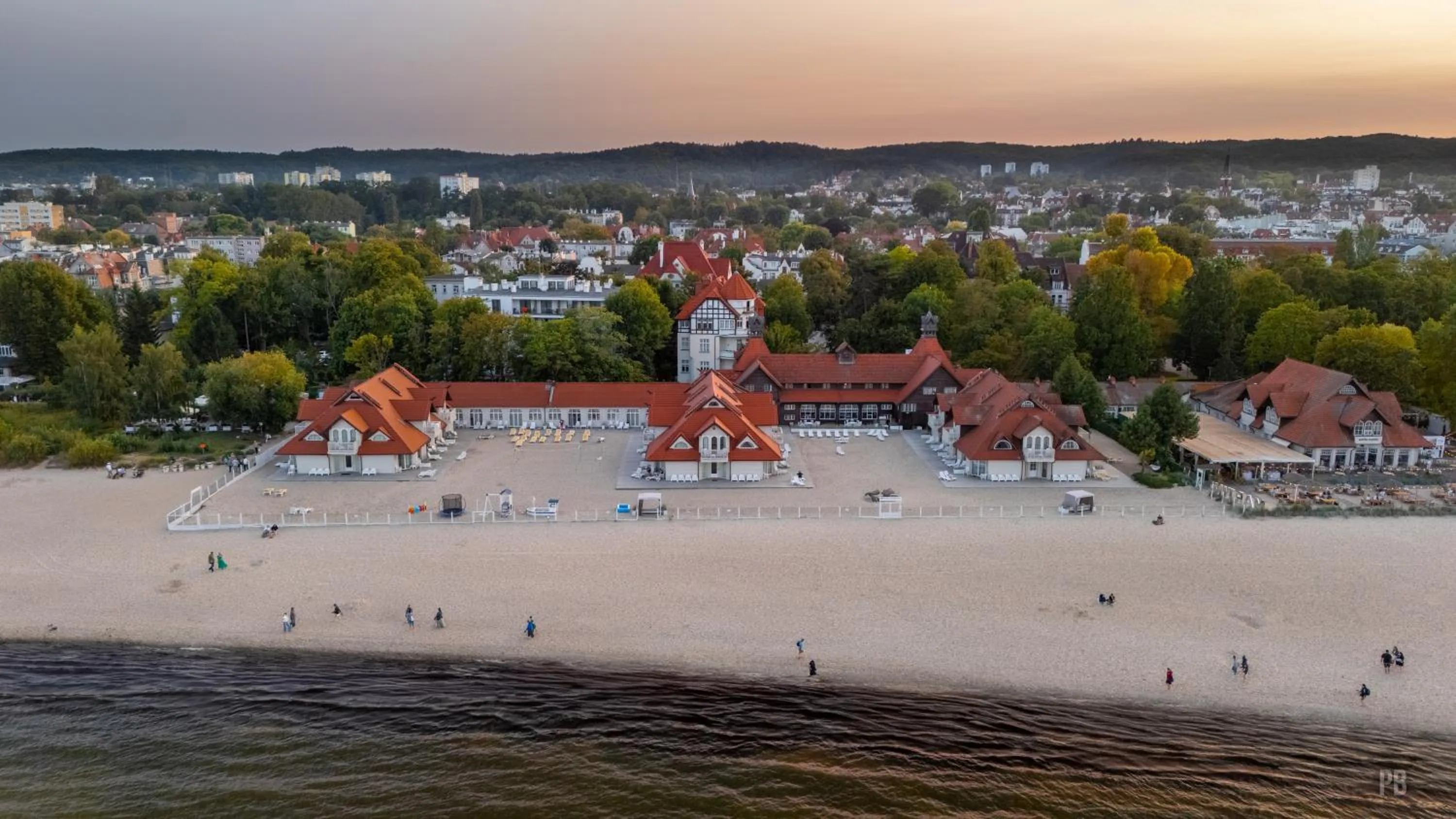 Property building in Hotel Zhong Hua