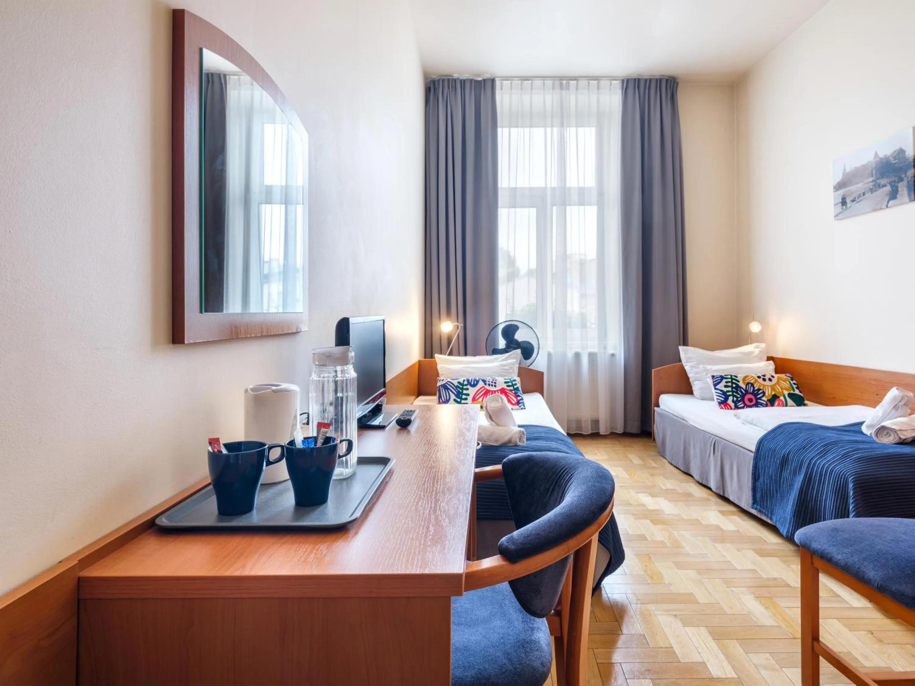 Photo of the whole room, Bed in Kosmopolita Rooms