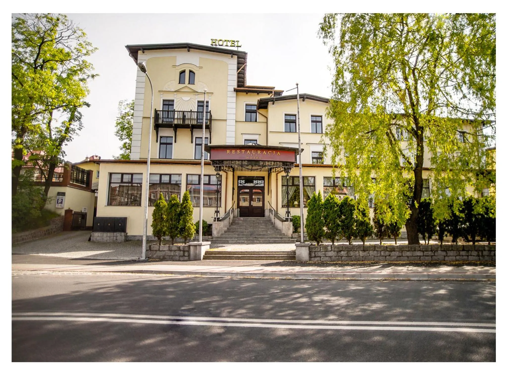 Property building in Hotel Fenix