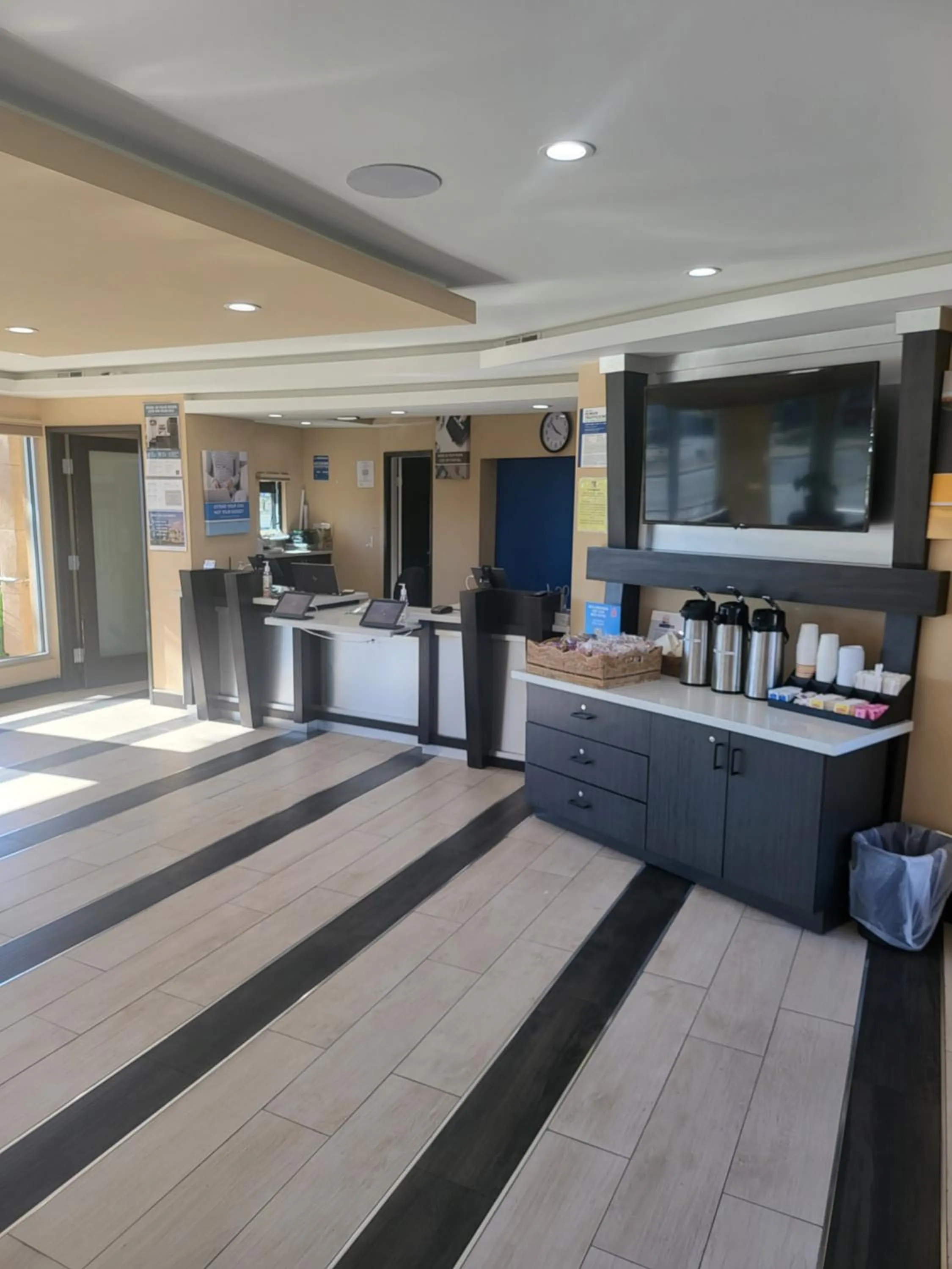 Restaurant/places to eat in Studio 6 Vallejo CA Napa Valley