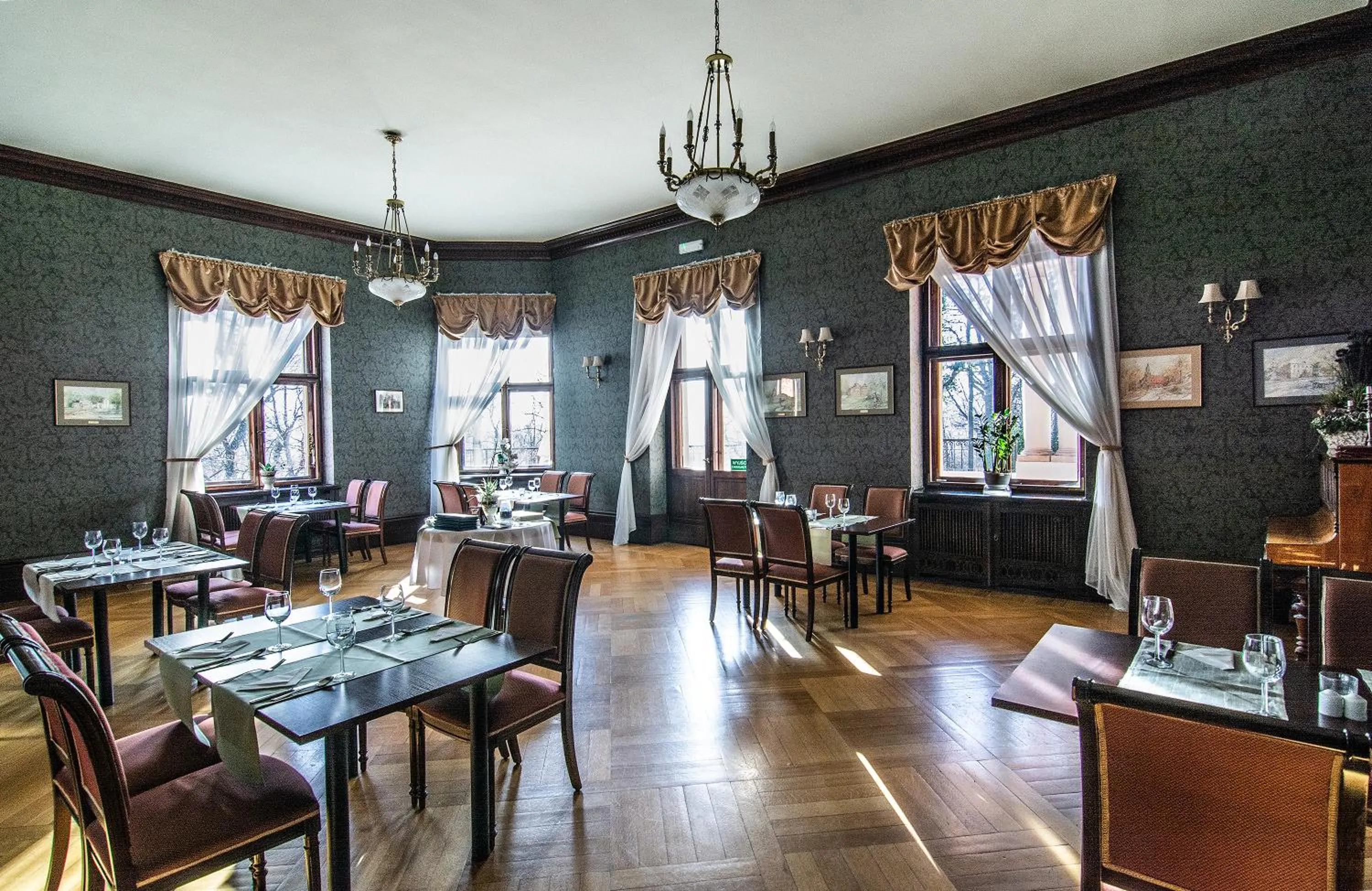 Restaurant/places to eat in Pałac Paulinum