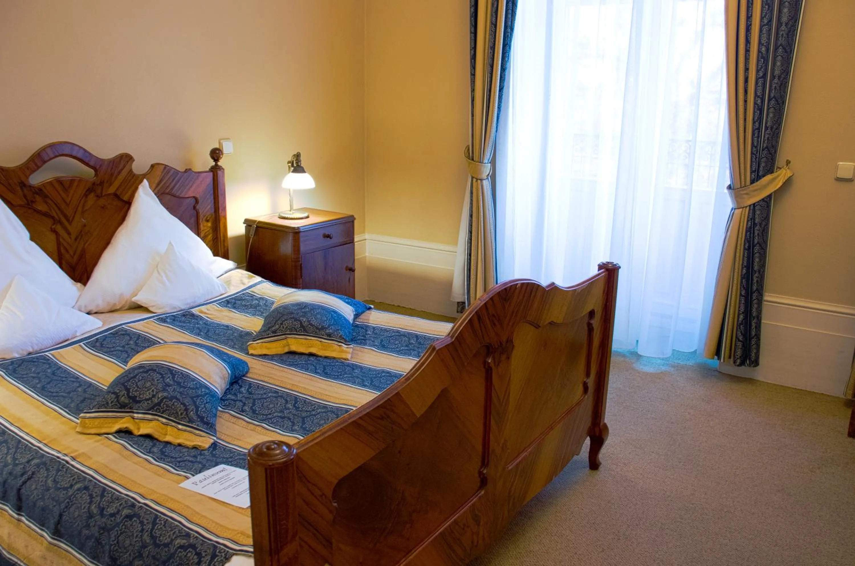 Photo of the whole room, Bed in Pałac Paulinum