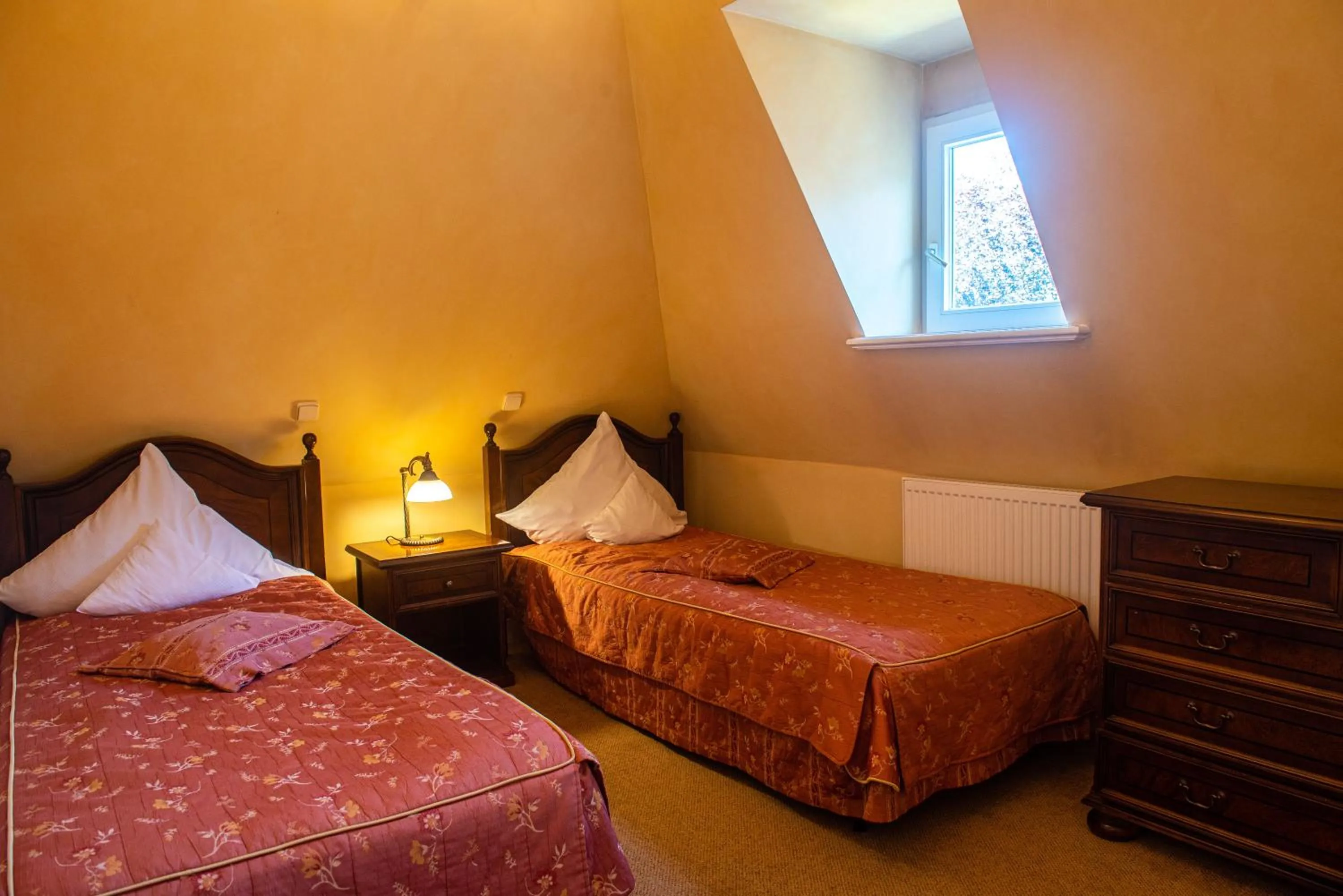 Bedroom, Bed in Pałac Paulinum