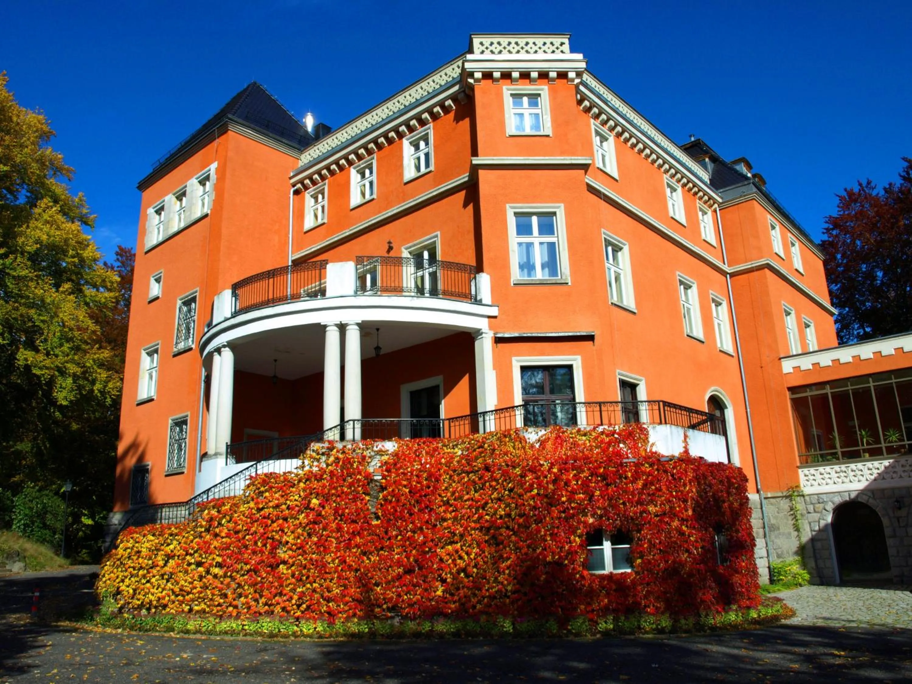 Property building in Pałac Paulinum
