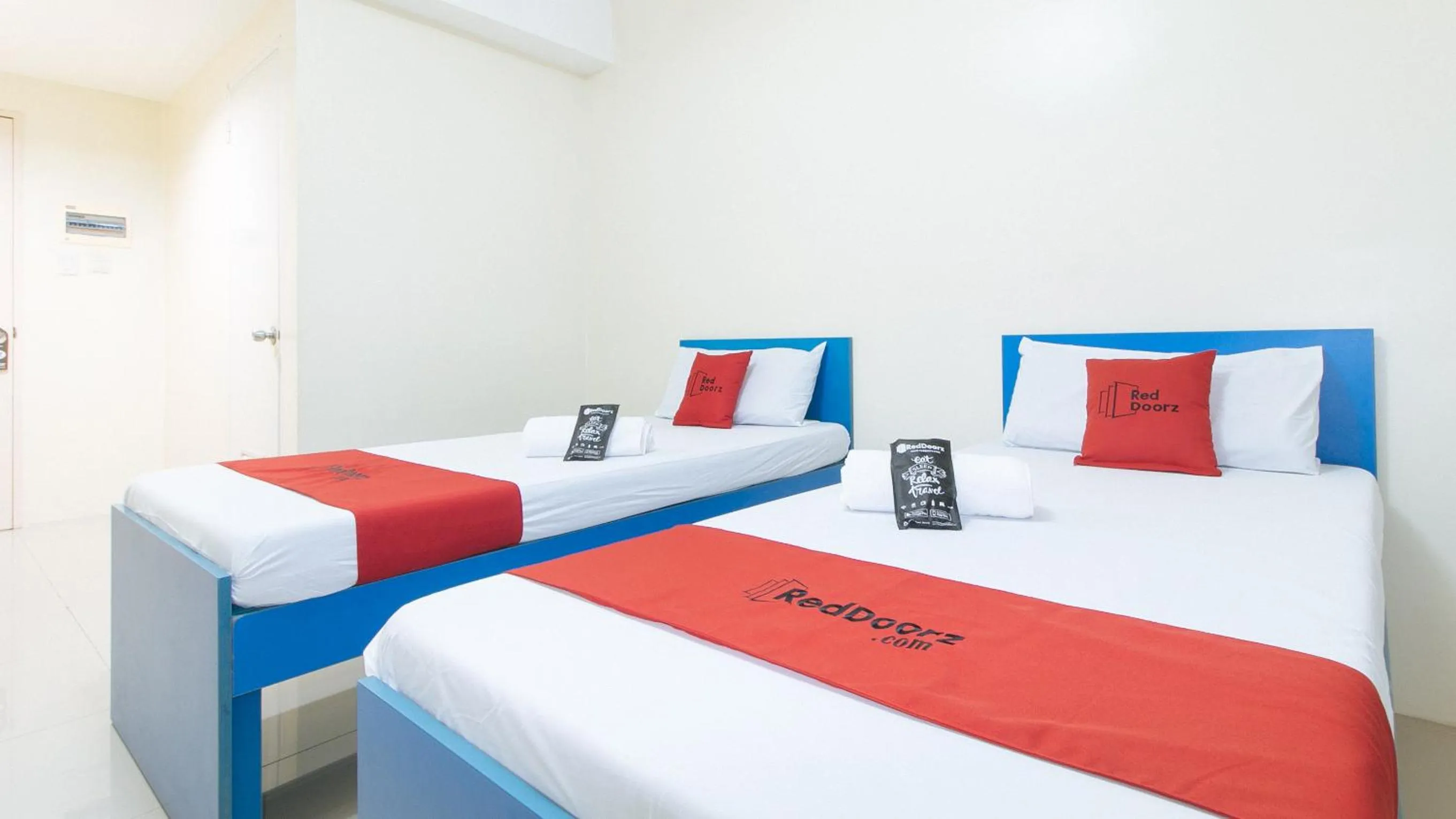 Bed in RedDoorz @ Insular Square Mandaue City