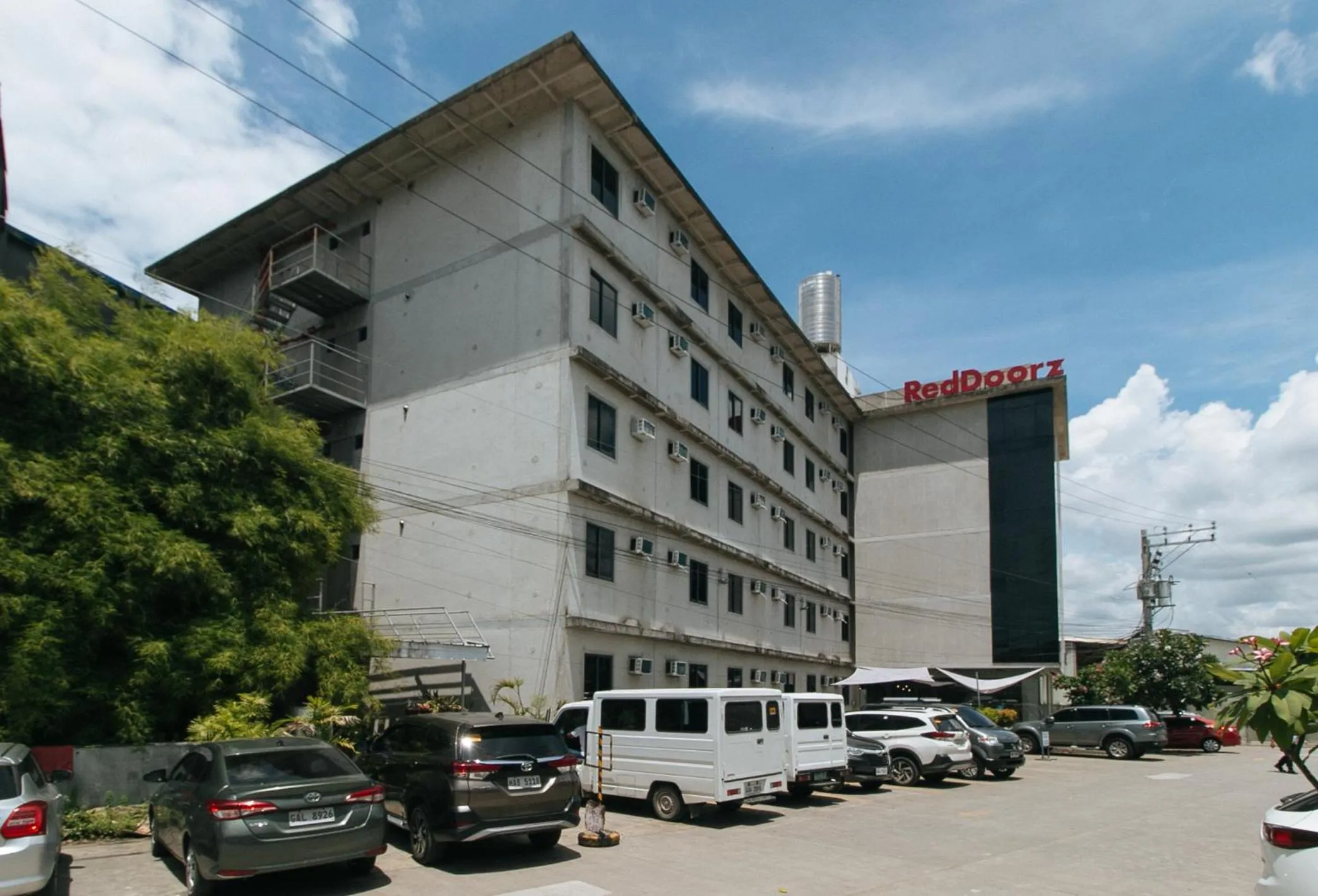 Property building in RedDoorz @ Insular Square Mandaue City