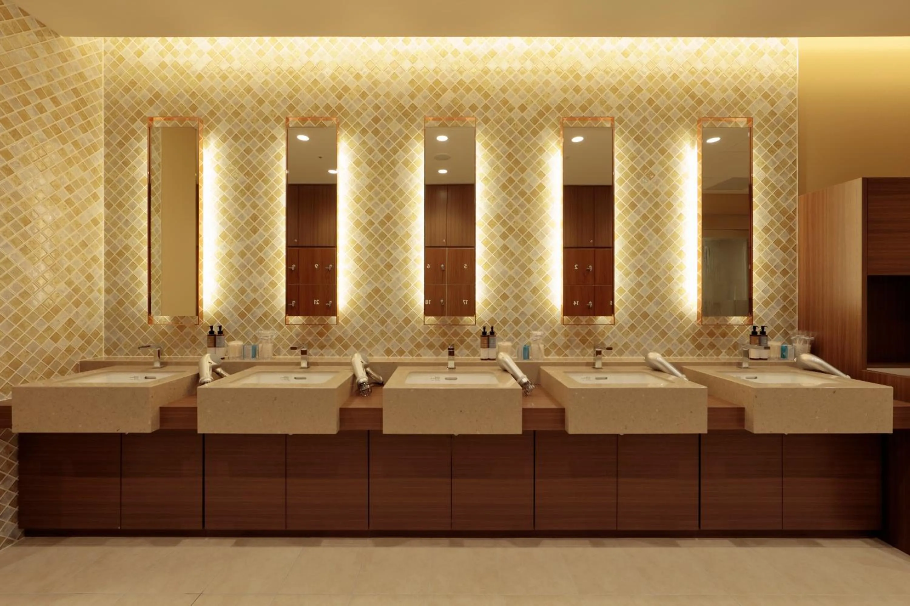 Spa and wellness centre/facilities in Candeo Hotels Kumamoto Shinshigai