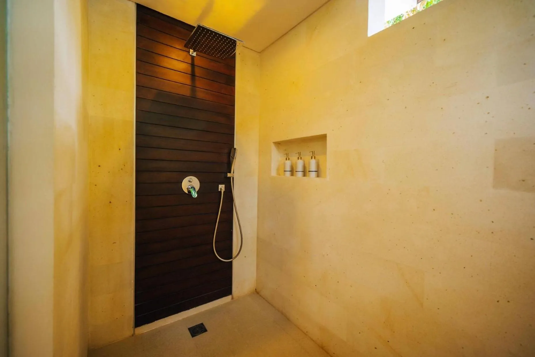 Bathroom in Uma Kalai