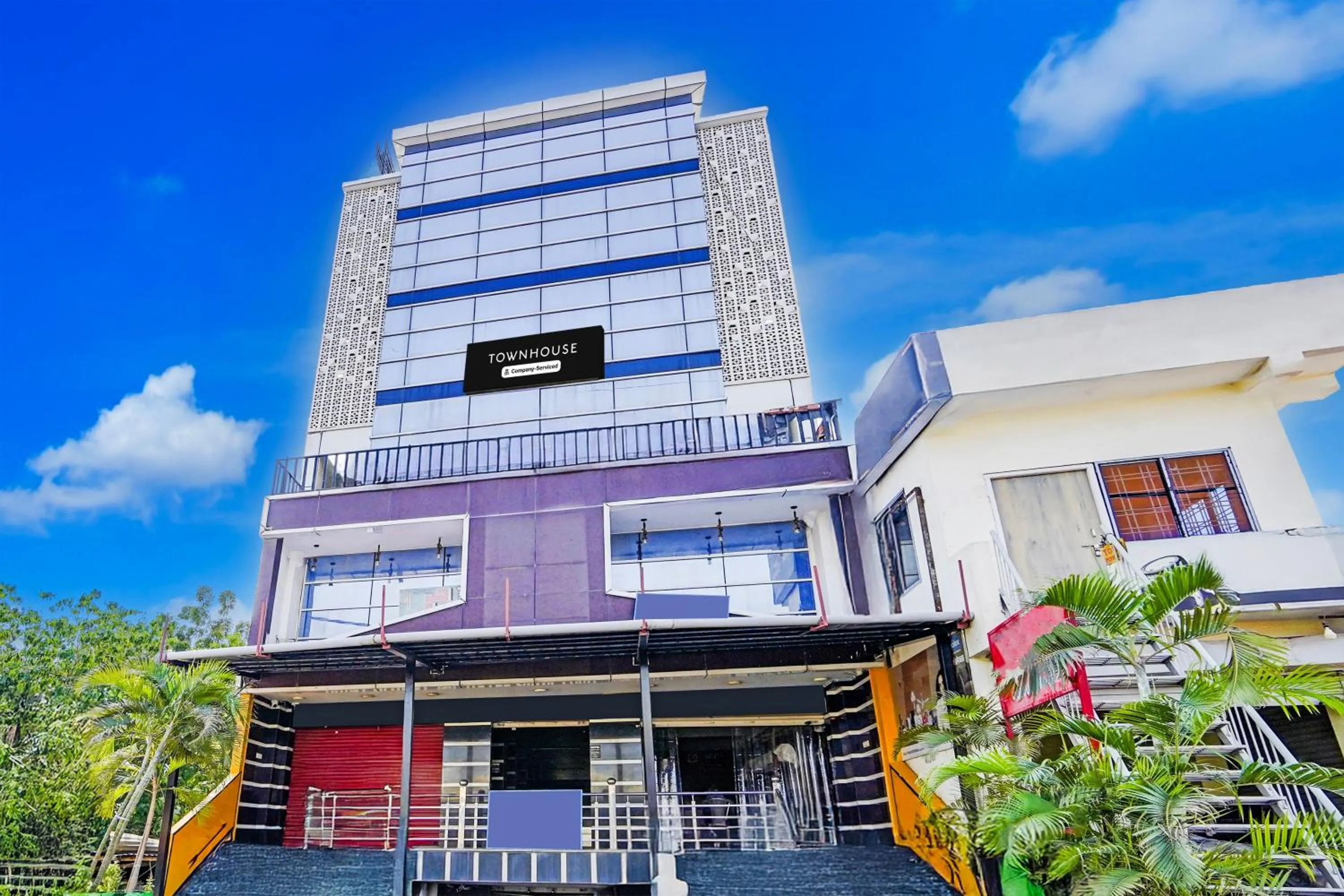 Facade/entrance in Super Townhouse Zero Mile Gandhi Setu Formerly Classic Court