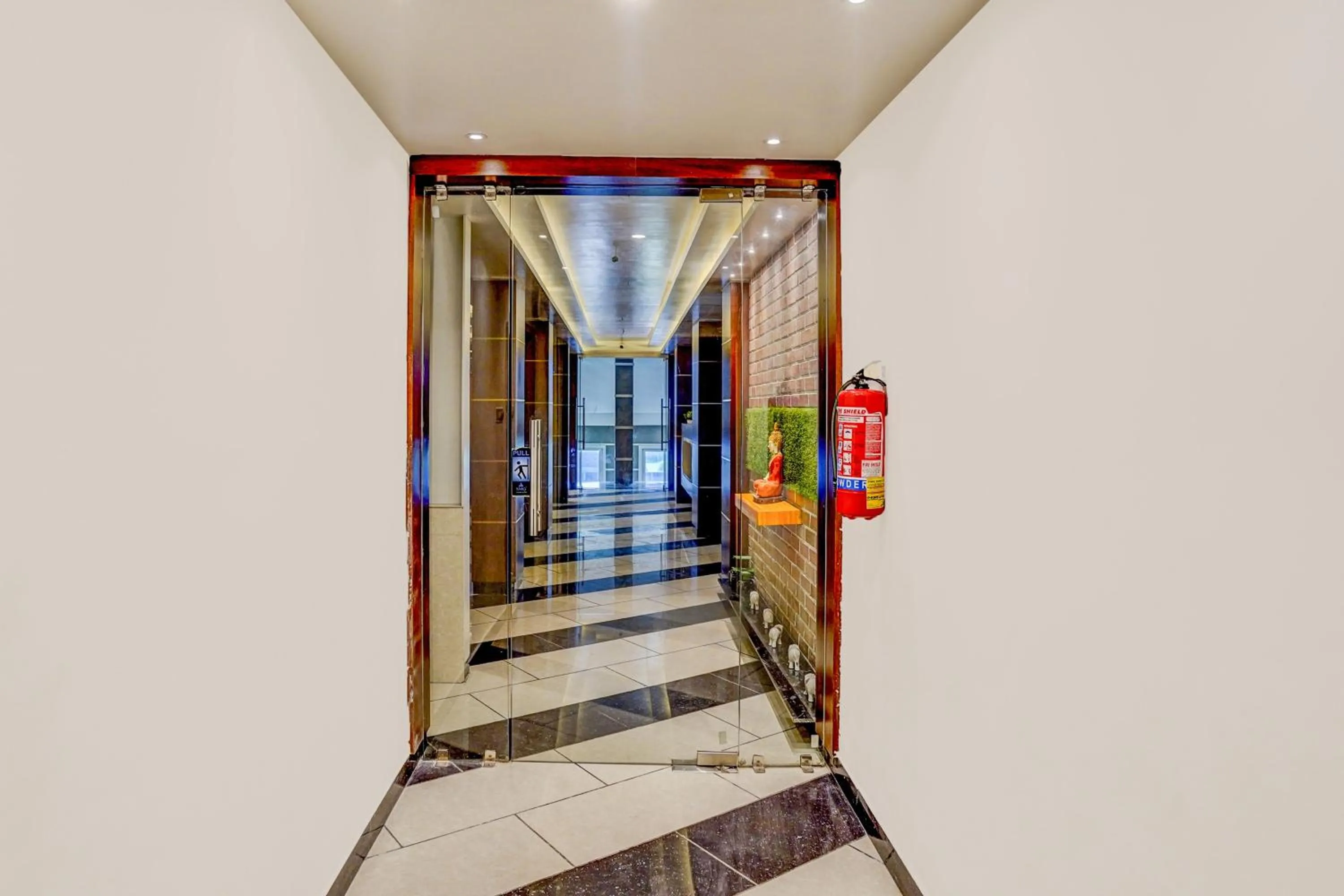 Facade/entrance in Super Townhouse Zero Mile Gandhi Setu Formerly Classic Court