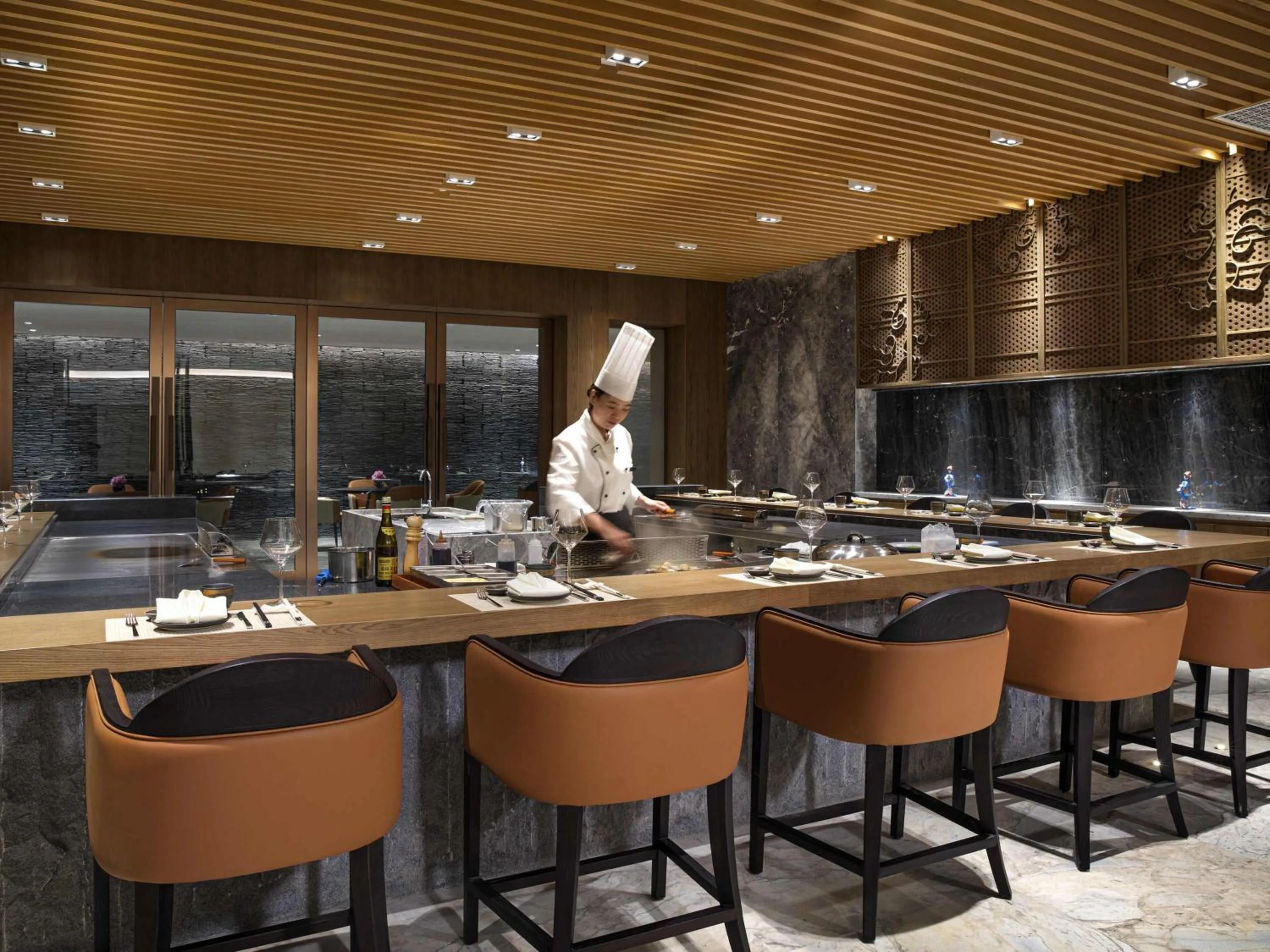 Restaurant/places to eat in Pullman Yuxi