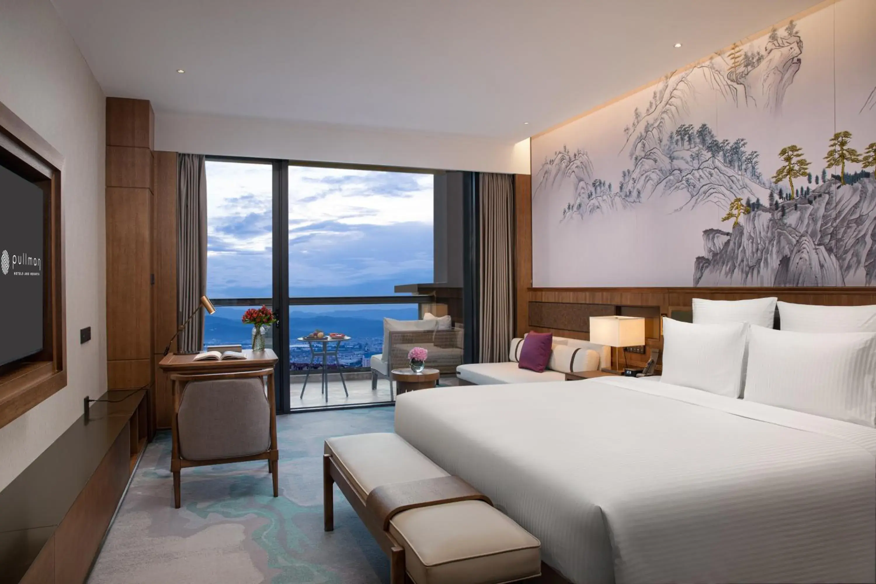 Double Room with Balcony in Pullman Yuxi Double Room with Balcony in Pullman Yuxi