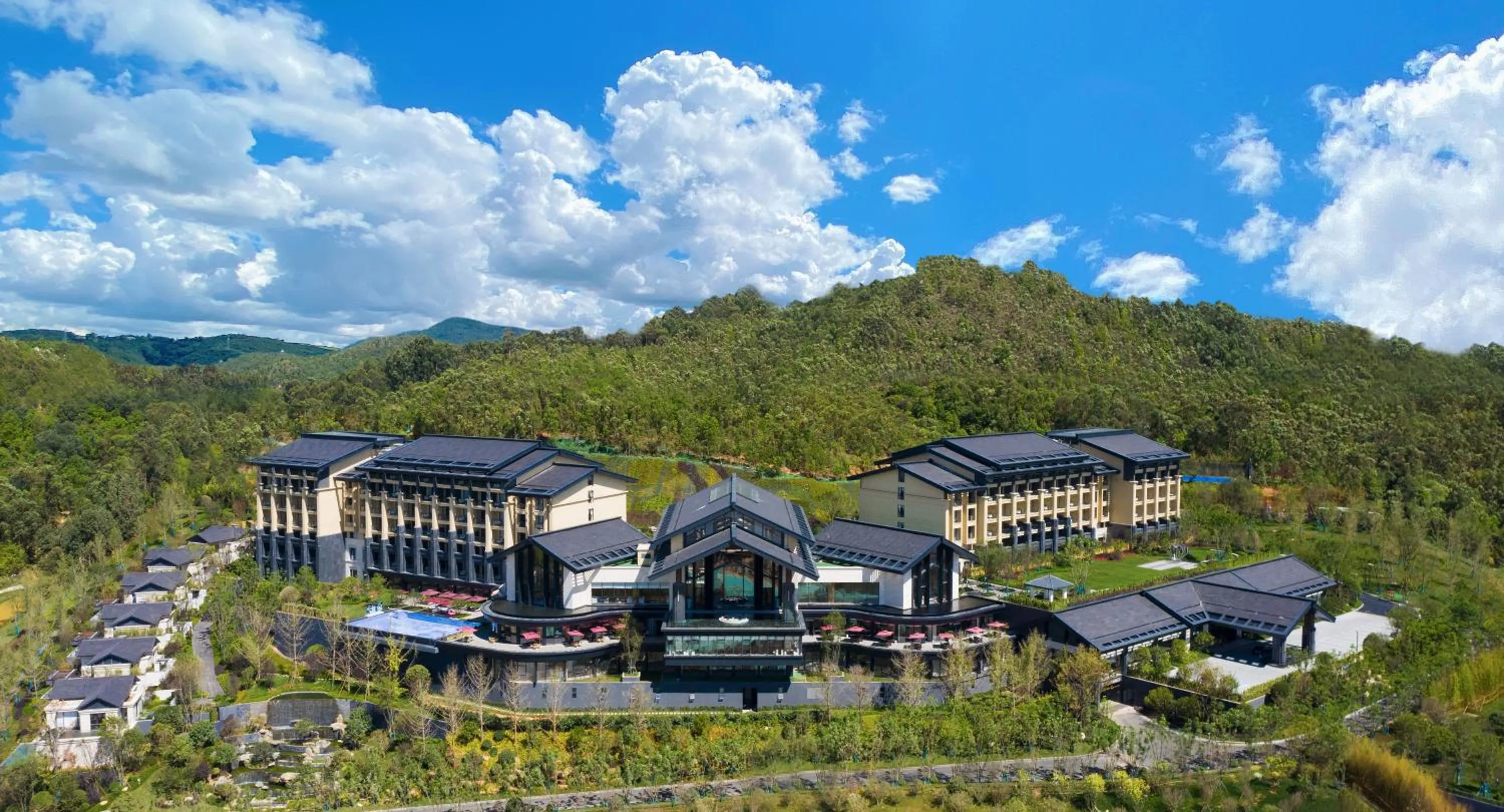 Property building in Pullman Yuxi