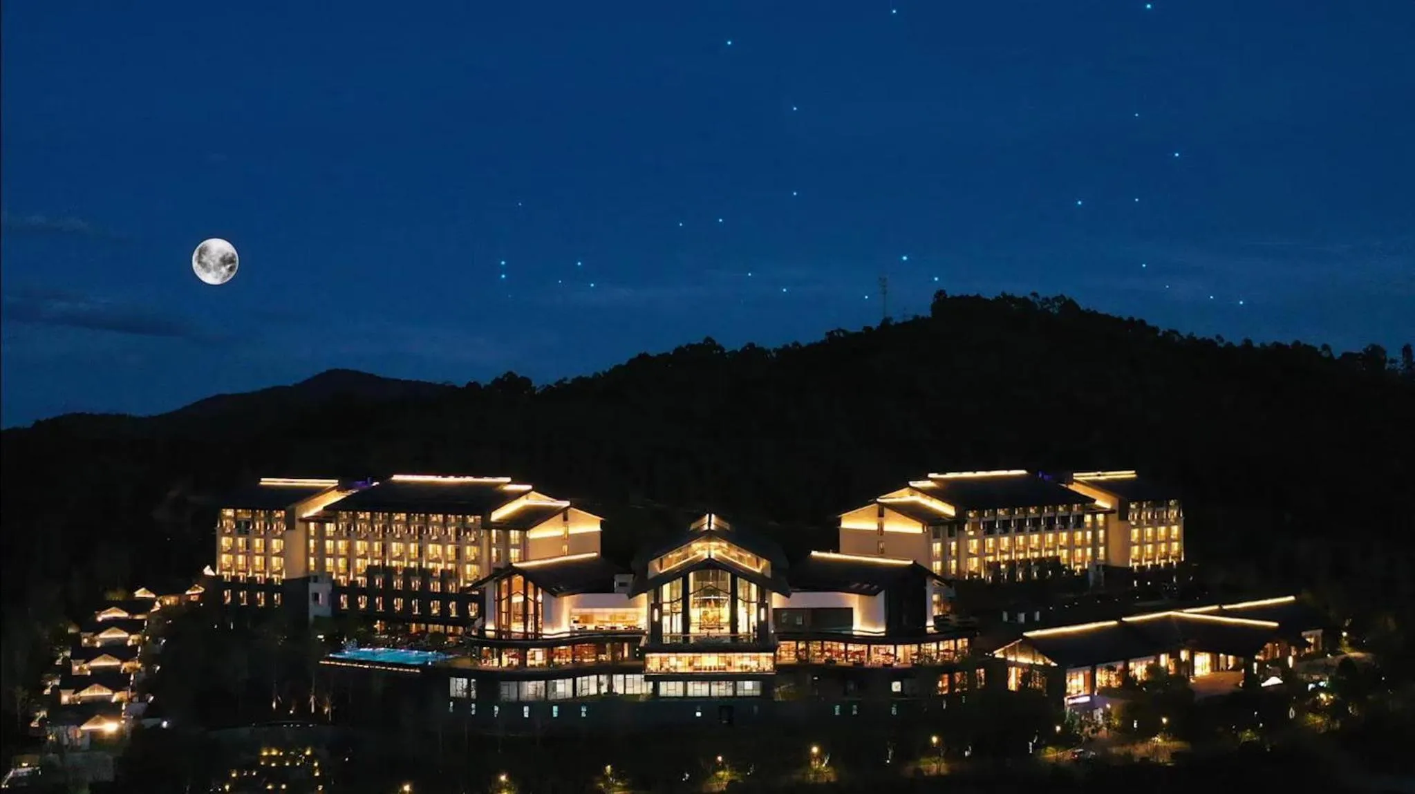 Property building in Pullman Yuxi