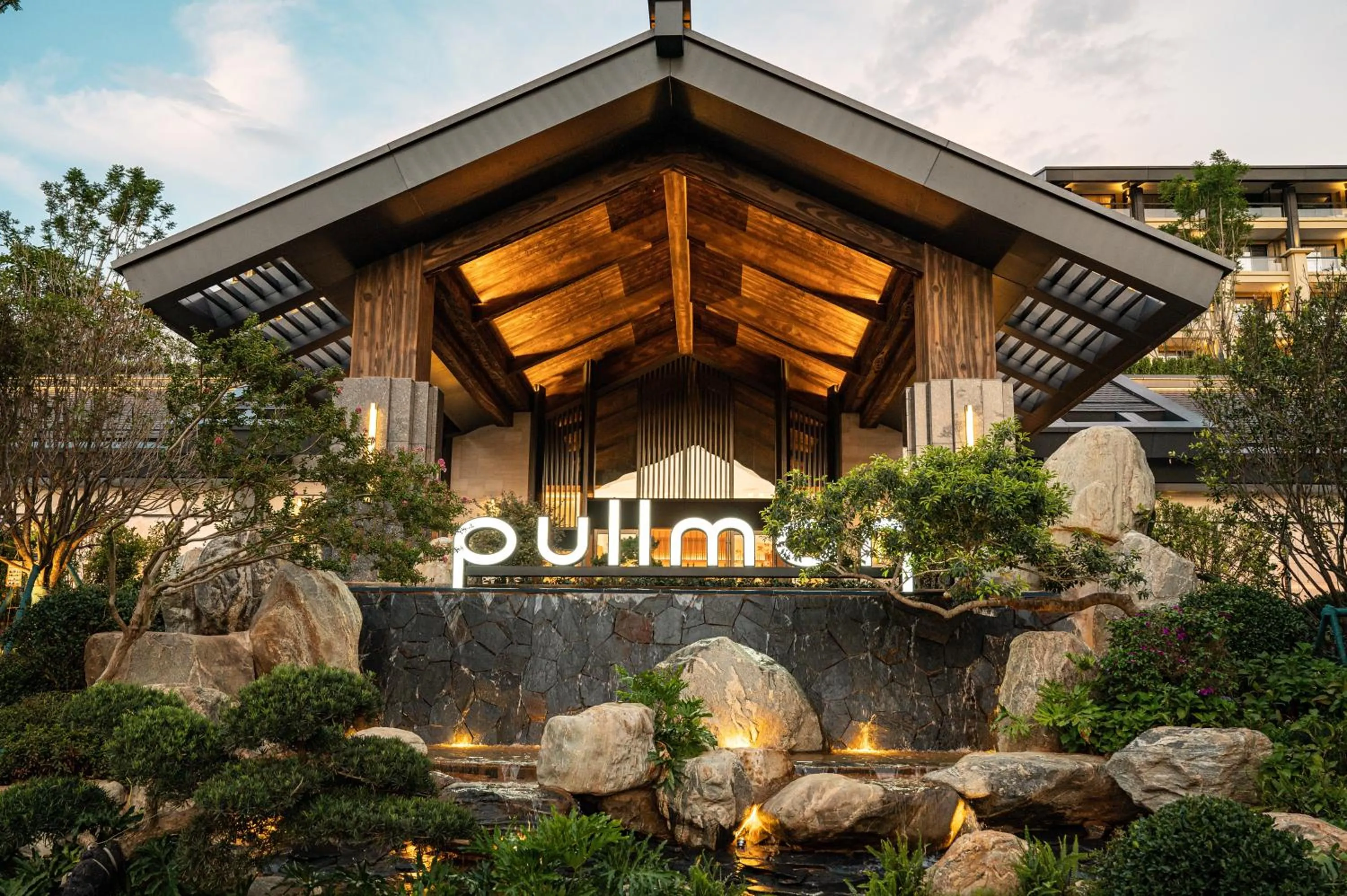 Property building in Pullman Yuxi