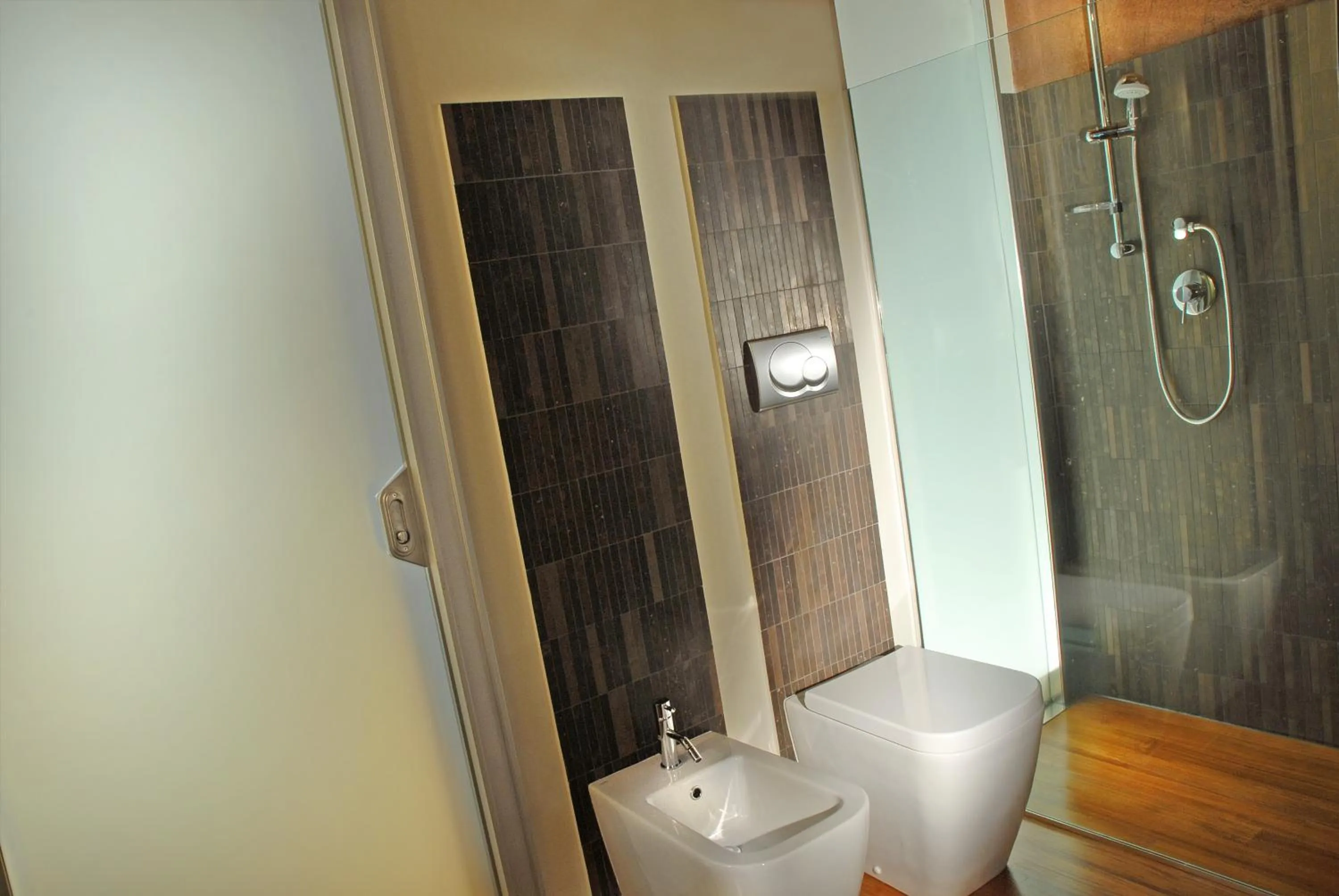 Shower in B&B Terres D'Aventure Suites