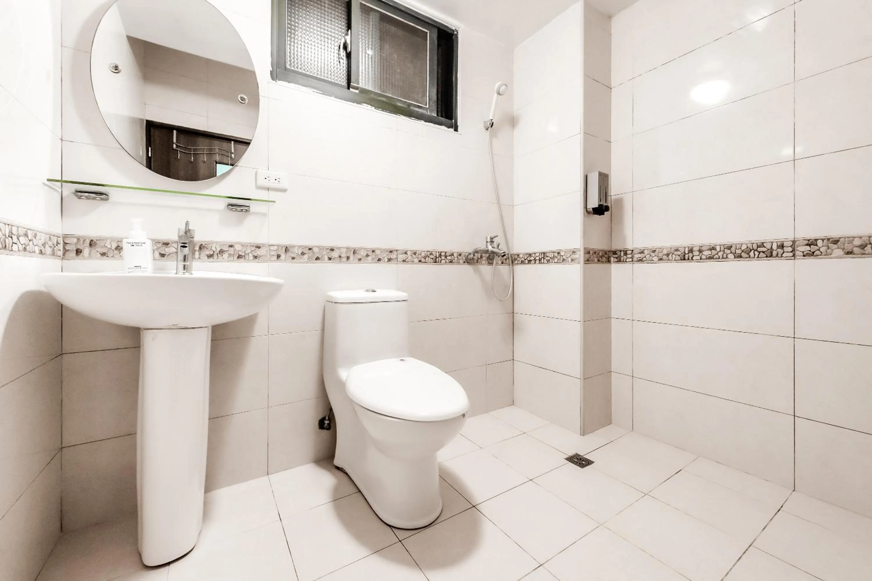 Bathroom in Travel Road WuWu