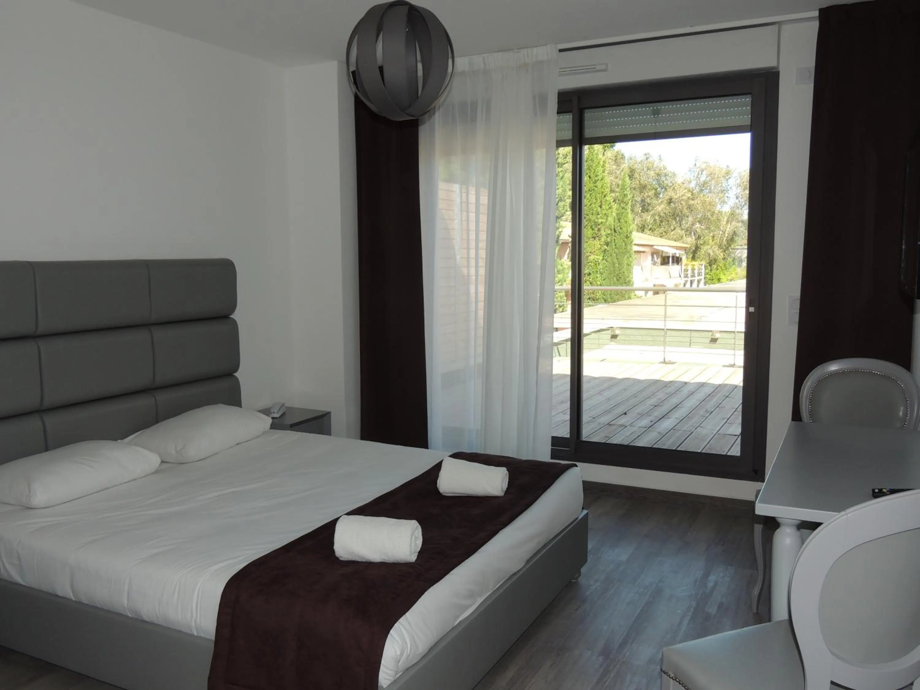 Bedroom, Bed in Adonis Aix en Provence