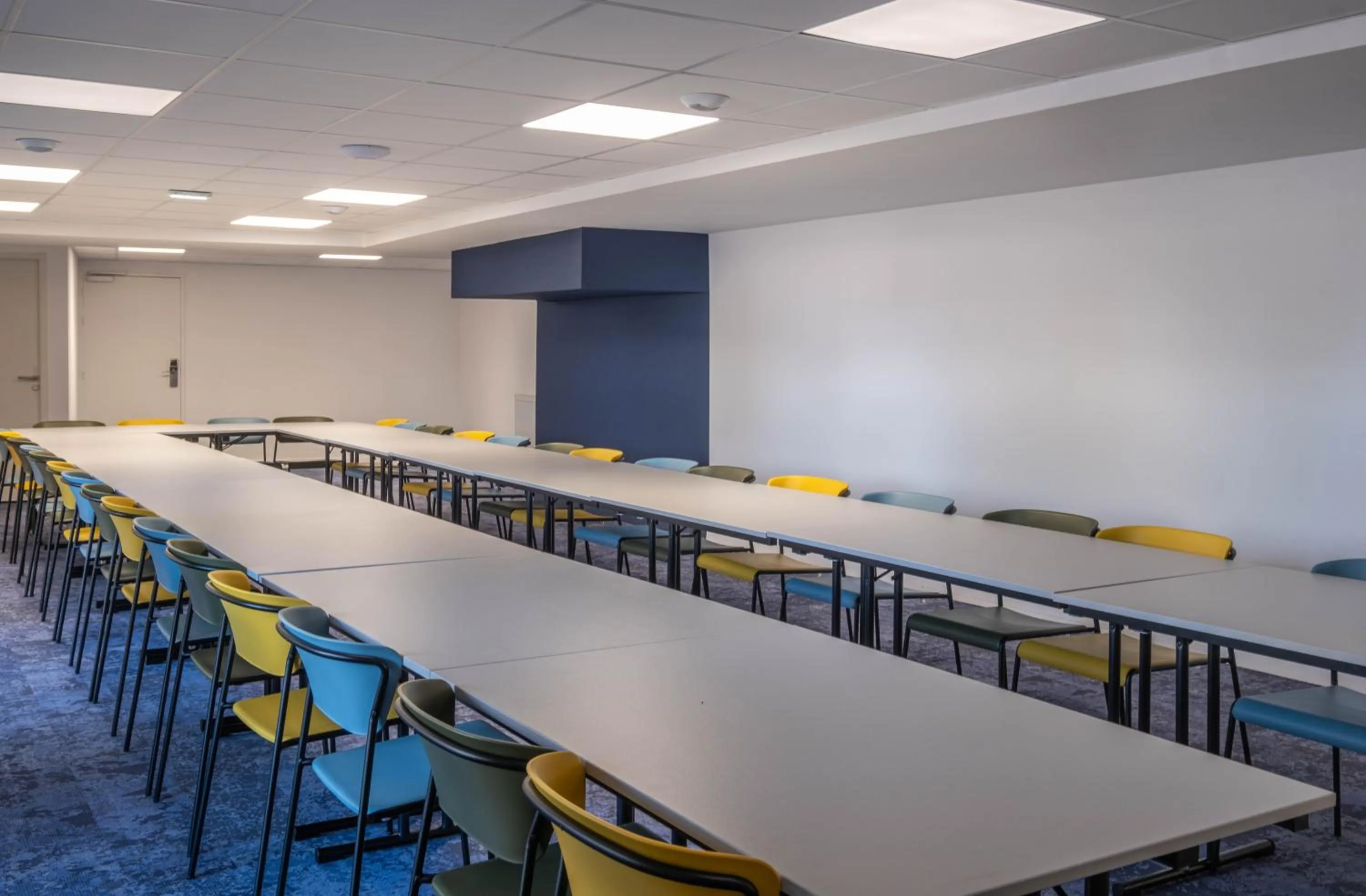 Meeting/conference room in L'Escale Marine, The Originals Relais