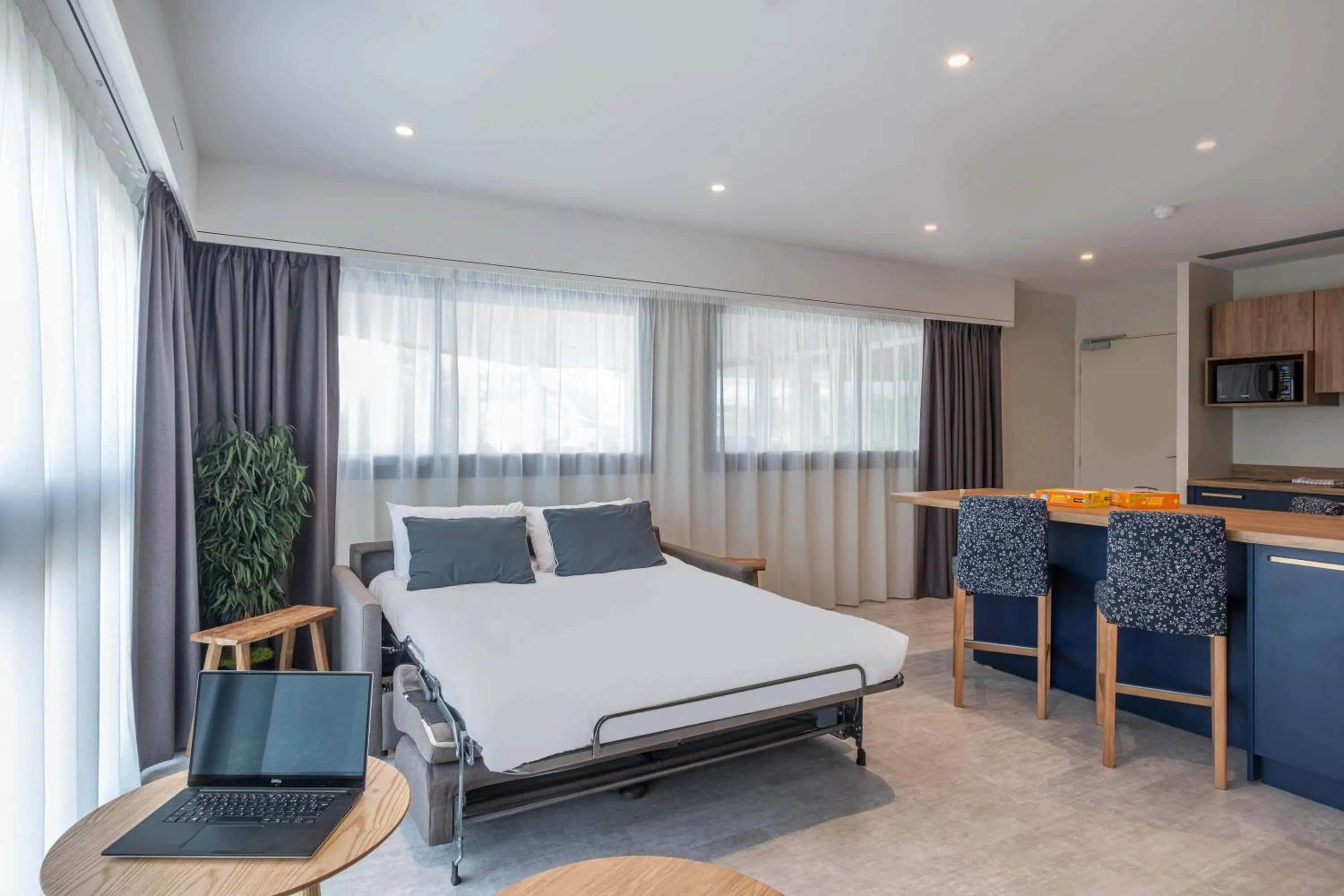 Living room, Bed in L'Escale Marine, The Originals Relais