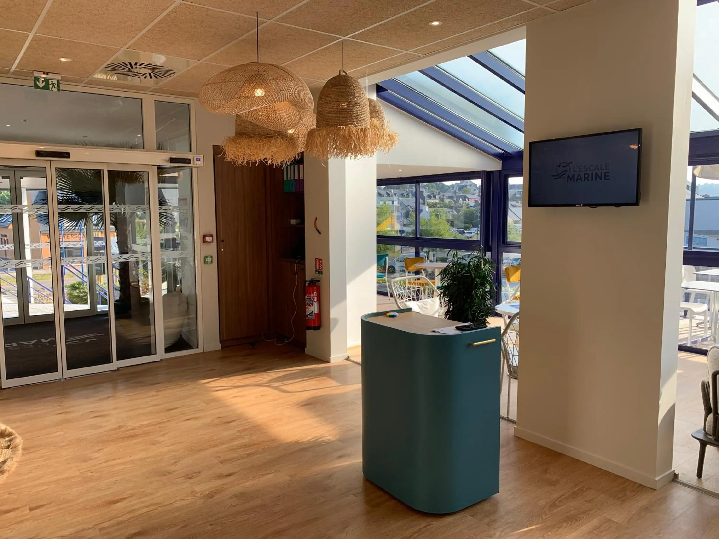Lobby or reception in L'Escale Marine, The Originals Relais