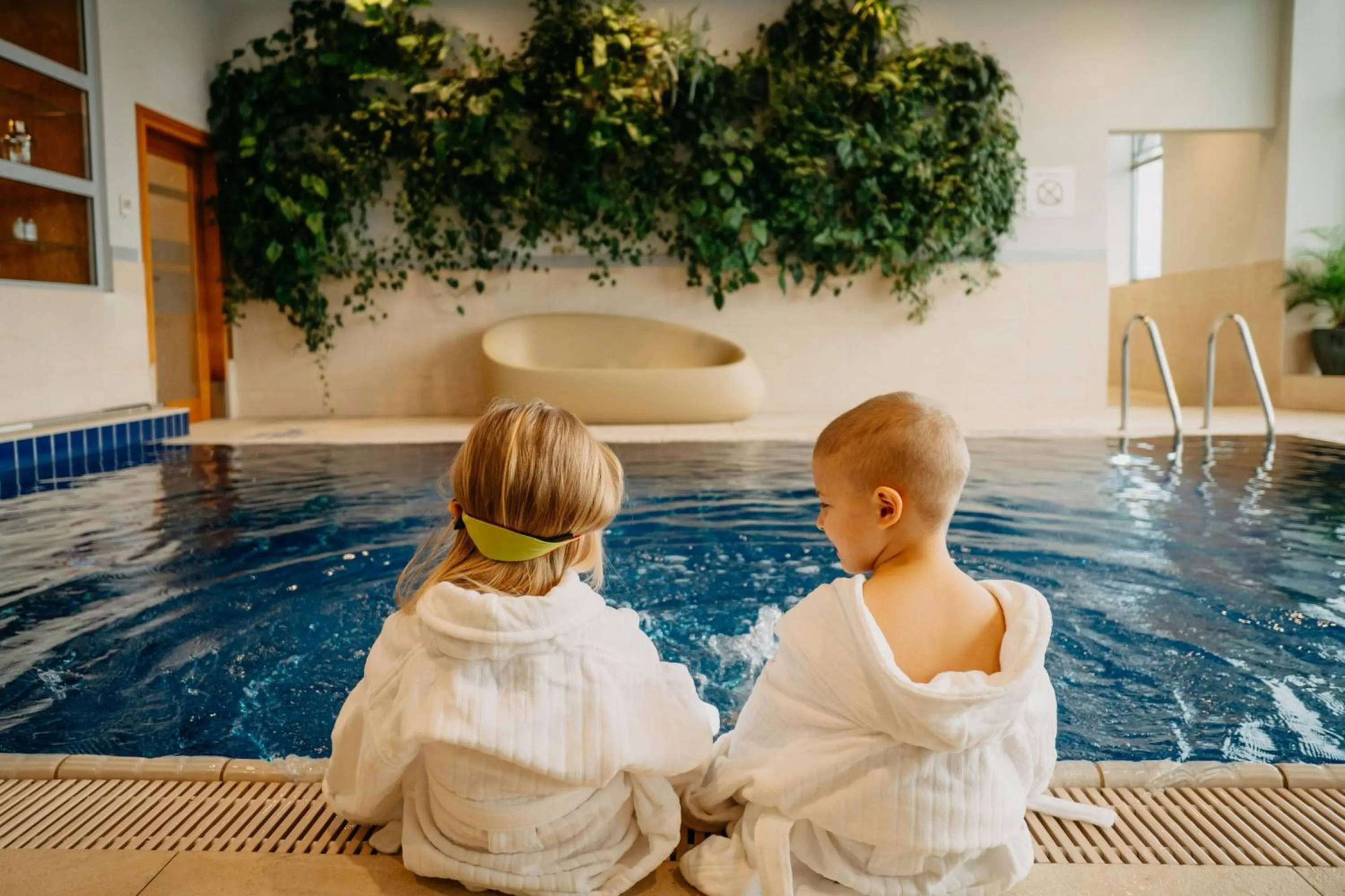 Swimming pool in Sheraton Poznan Hotel