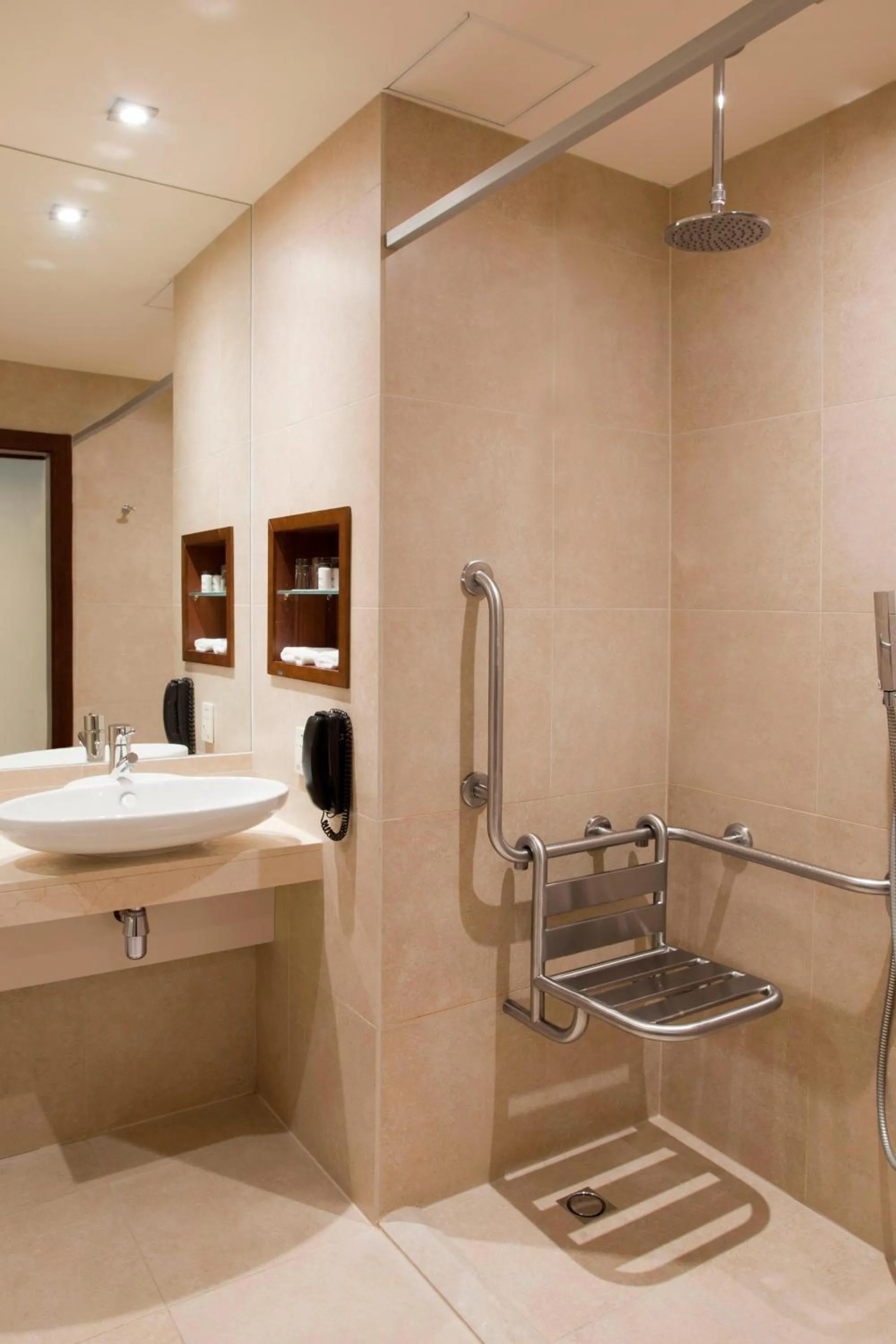 Bathroom in Sheraton Poznan Hotel