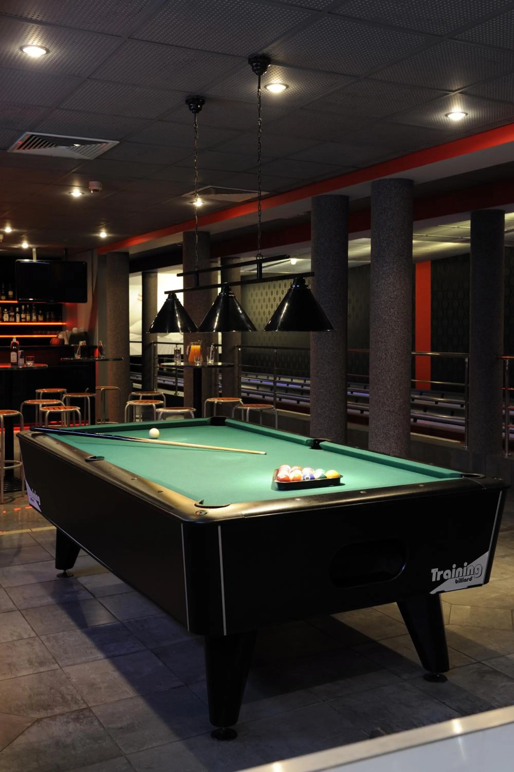 Billiard in ibis Styles Warszawa West