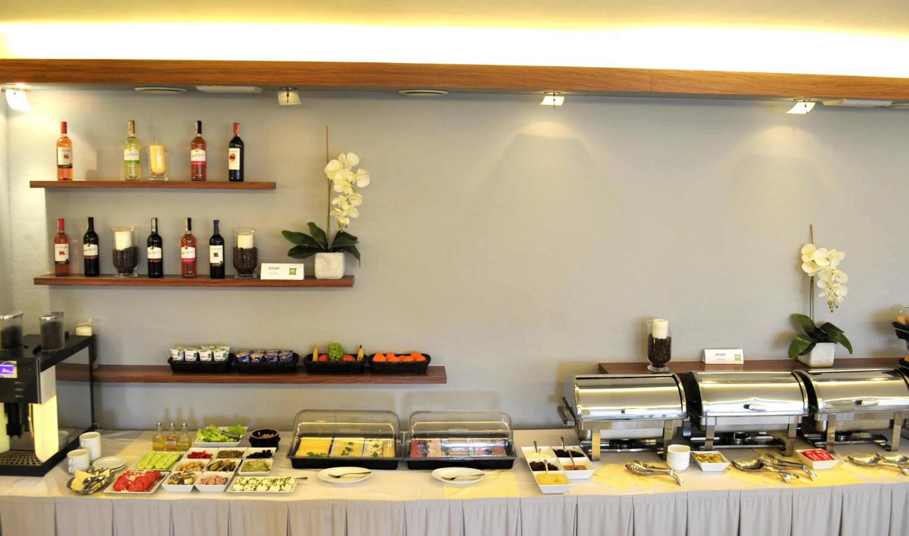 Restaurant/places to eat in ibis Styles Warszawa West
