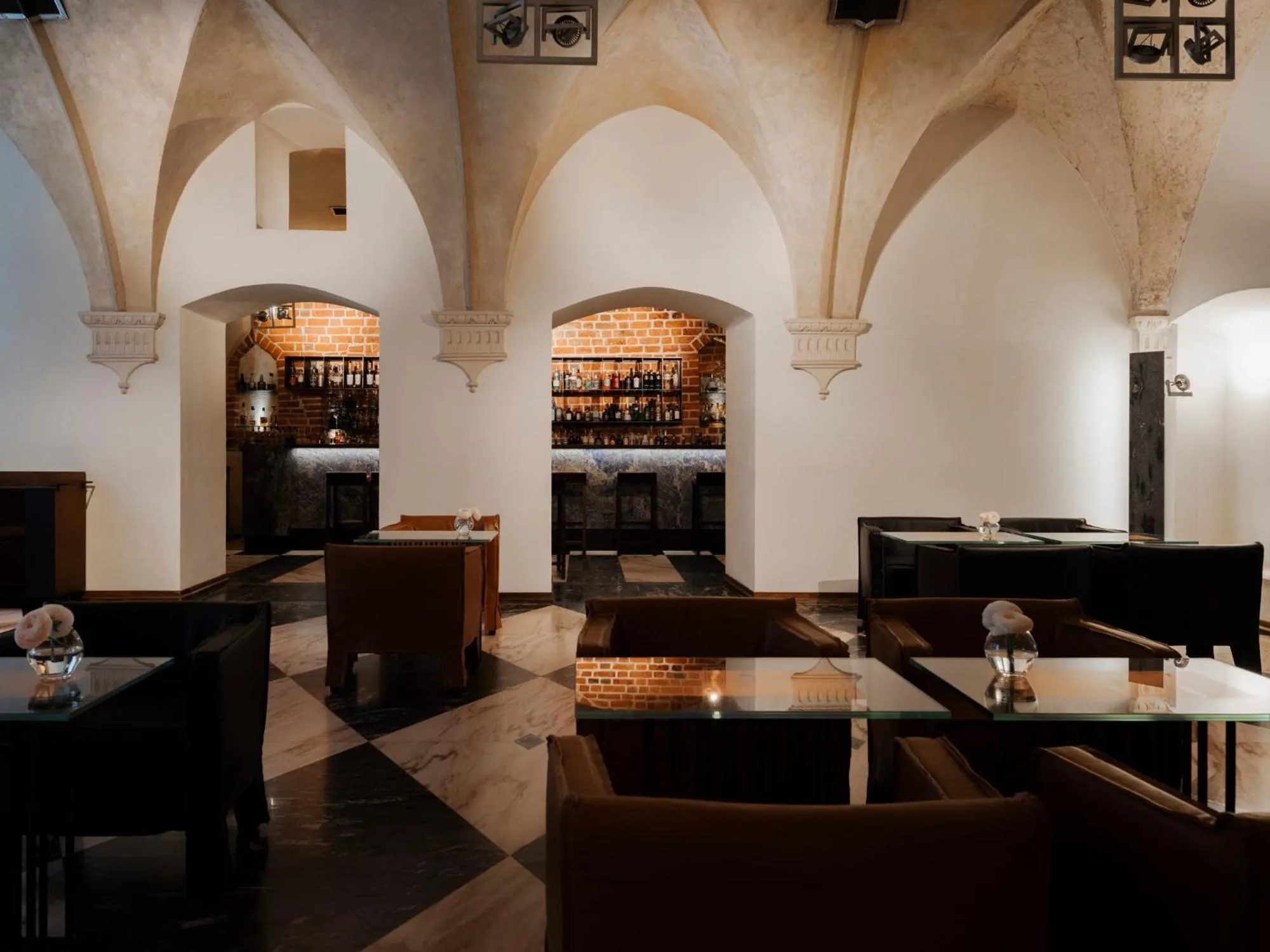 Restaurant/places to eat in Hotel Stary