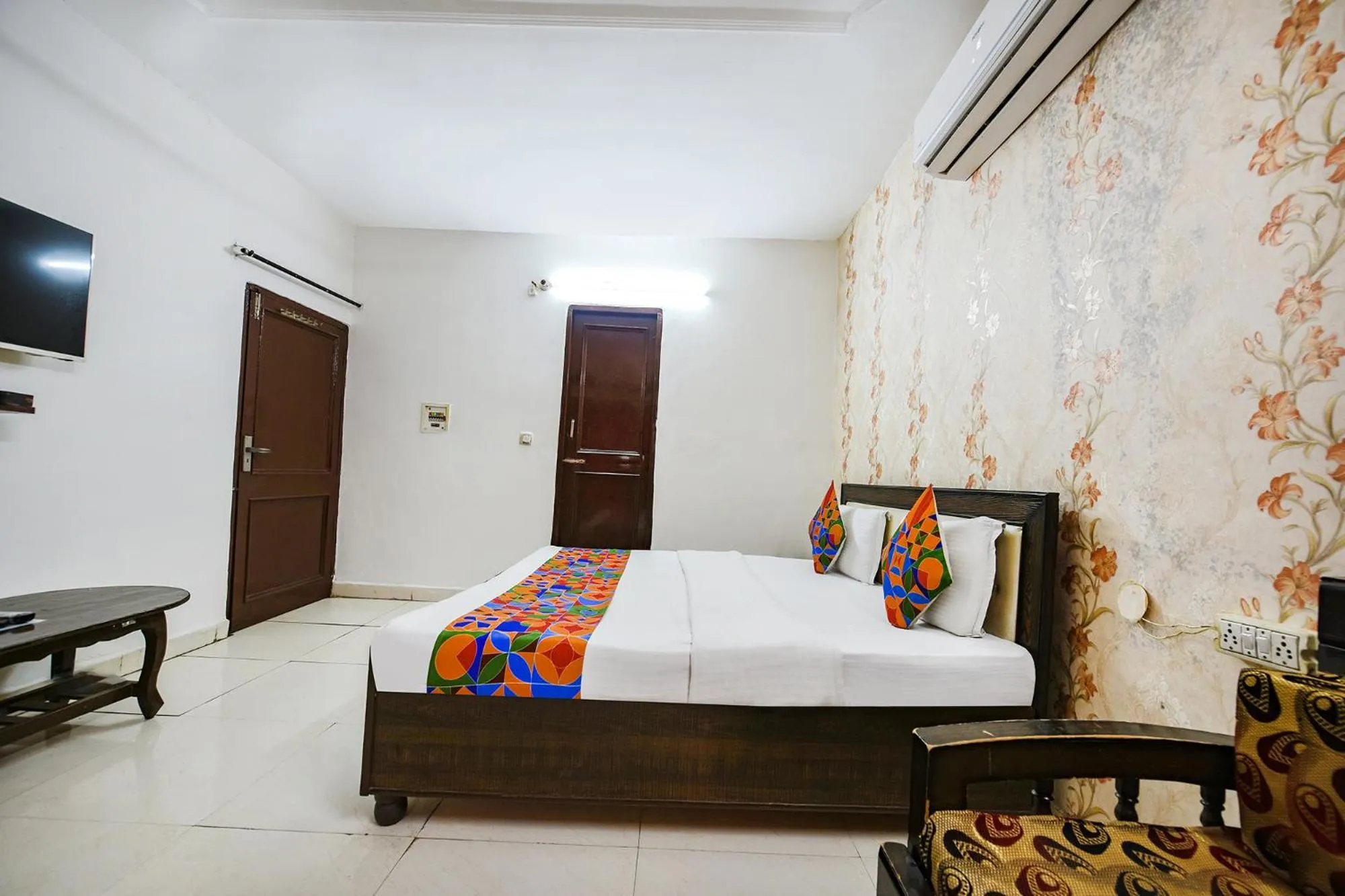 Bed in Via Diamond Sector 45