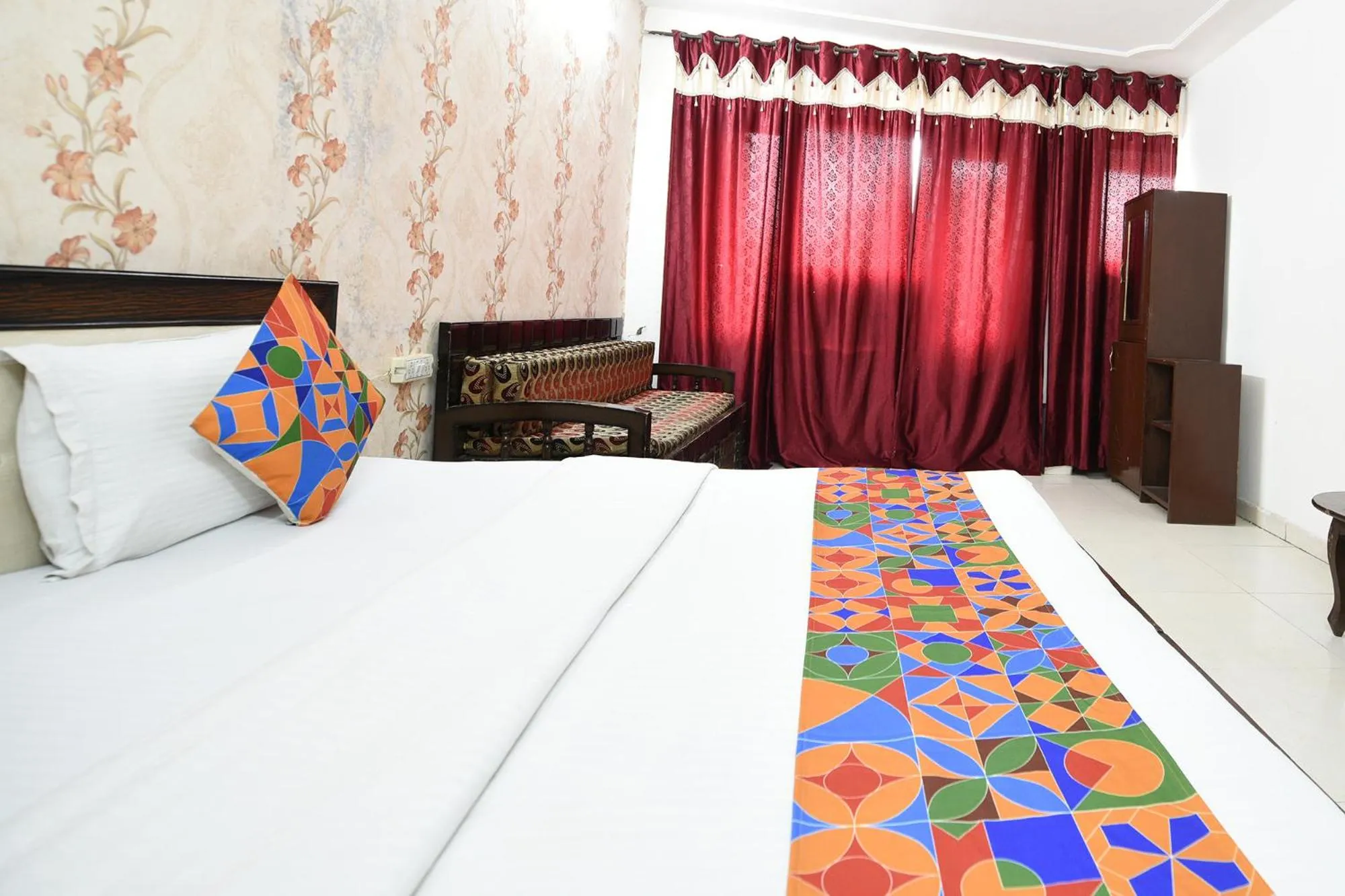 Bed in Via Diamond Sector 45