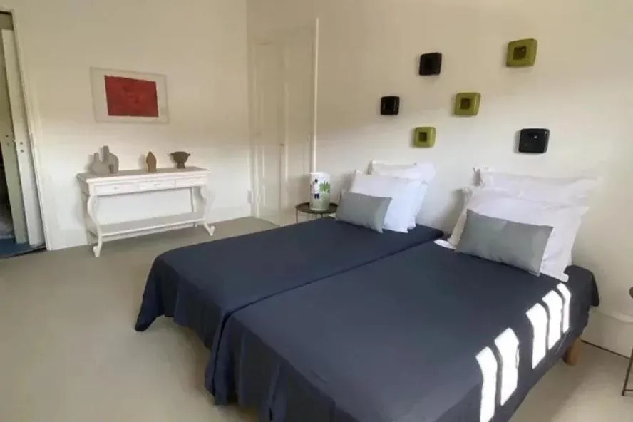 Photo of the whole room, Bed in Le Passagran