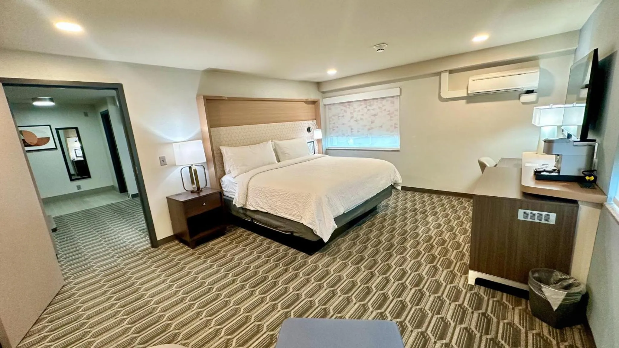 Bedroom, Bed in Holiday Inn Kansas City - Downtown by IHG