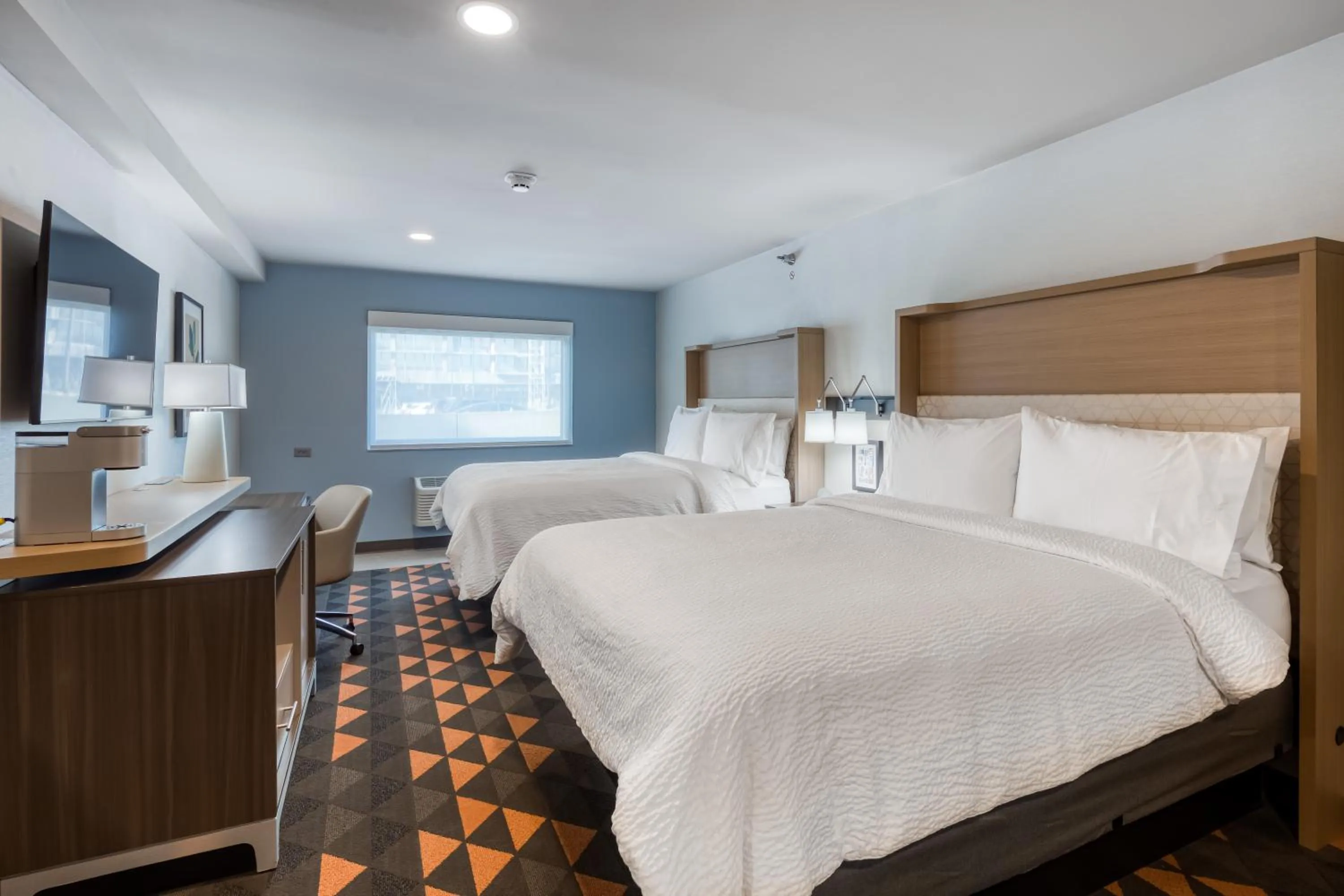 Bed in Holiday Inn Kansas City - Downtown by IHG