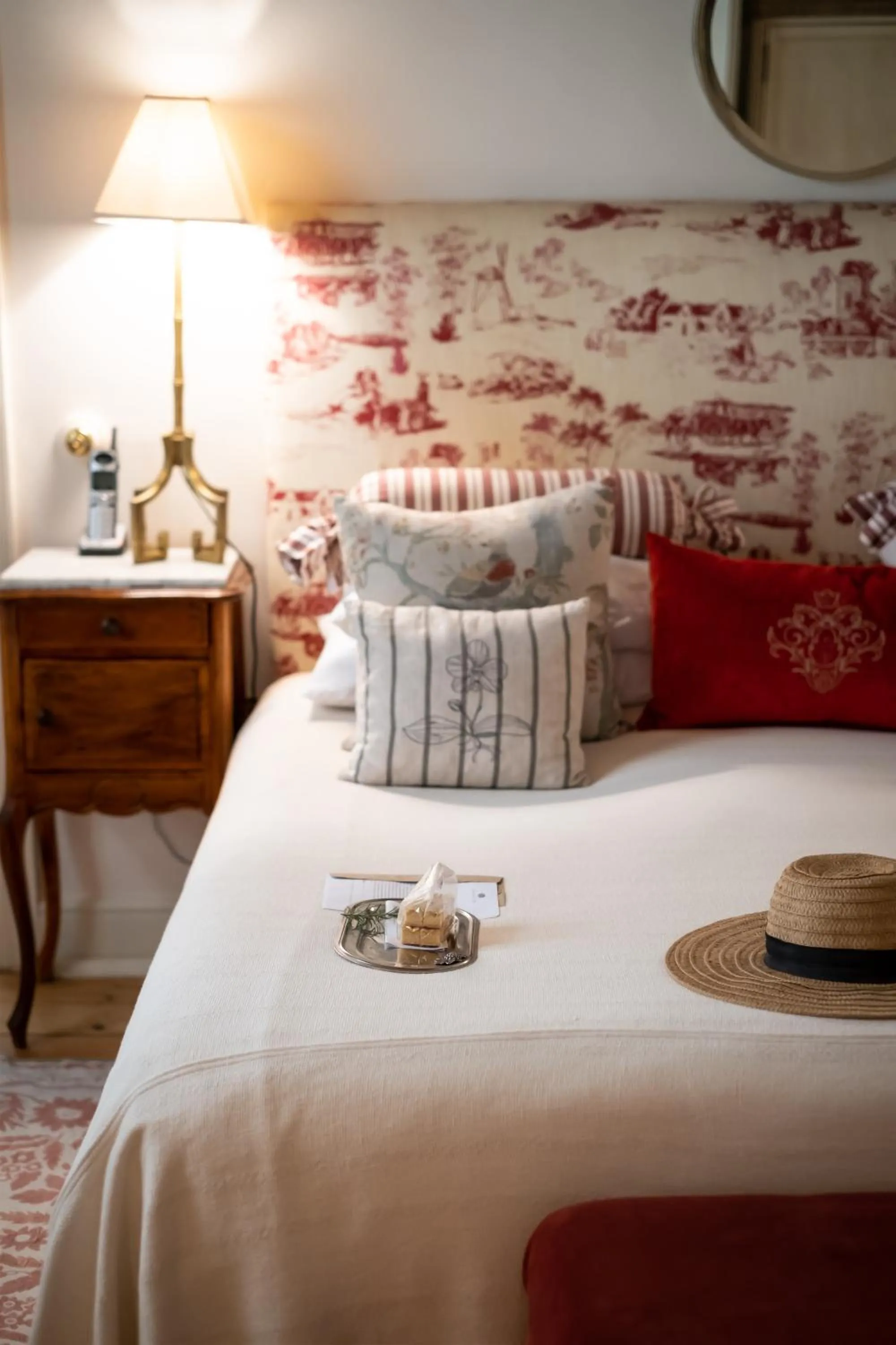 Bed in Bartholomeus Klip Farmhouse at Elandsberg Nature Reserve